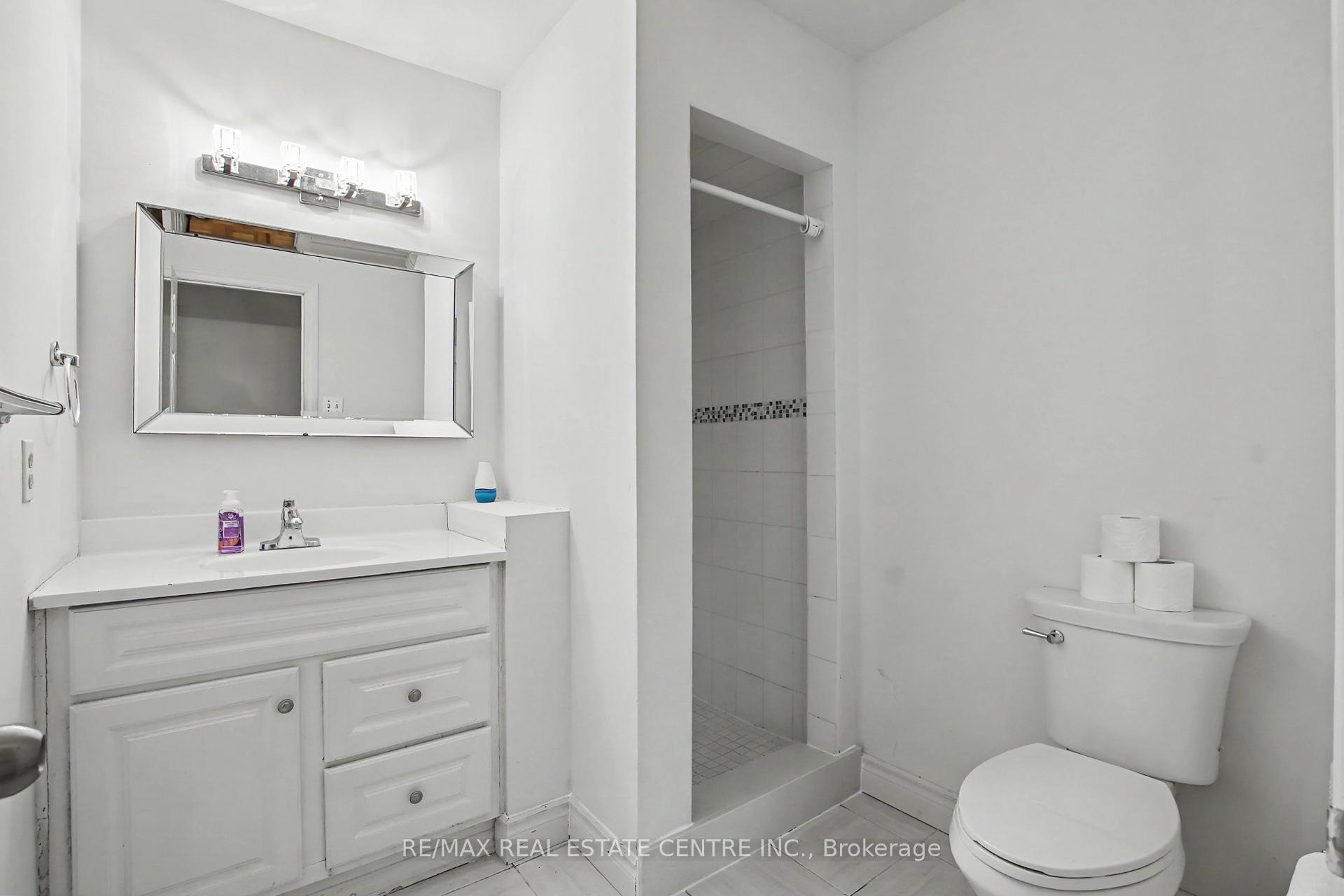 Photo 34 of 396 Pinemeadow Avenue, Mississauga, Cooksville — HOMEH
