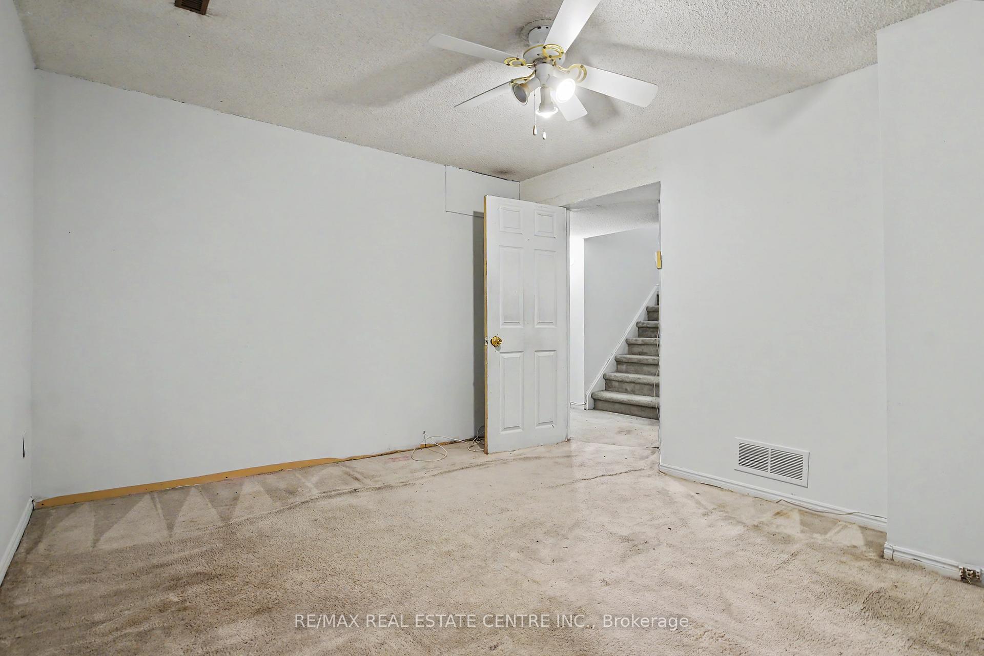 Photo 38 of 396 Pinemeadow Avenue, Mississauga, Cooksville — HOMEH