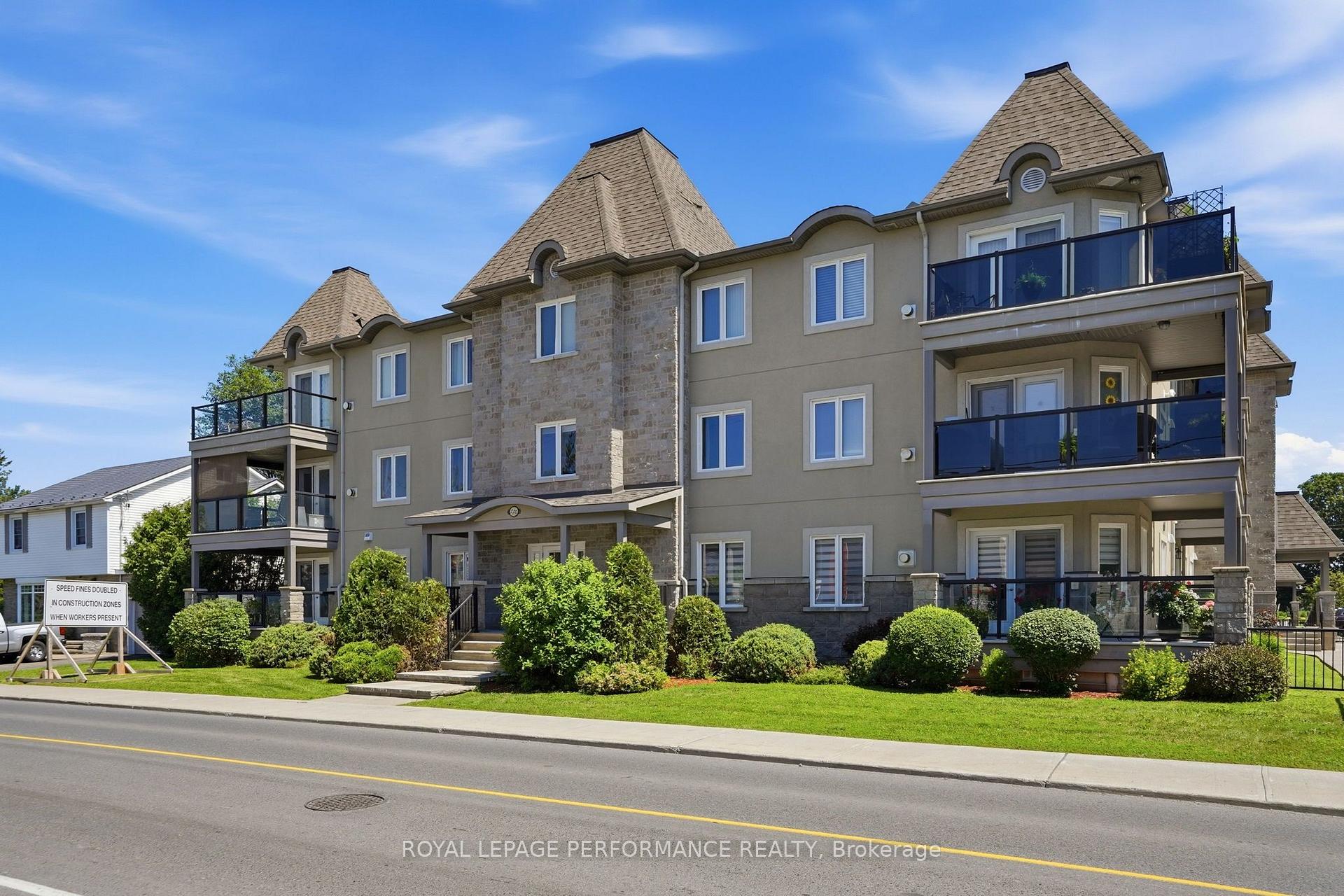 Front of Unit 304, 770 Principale Street