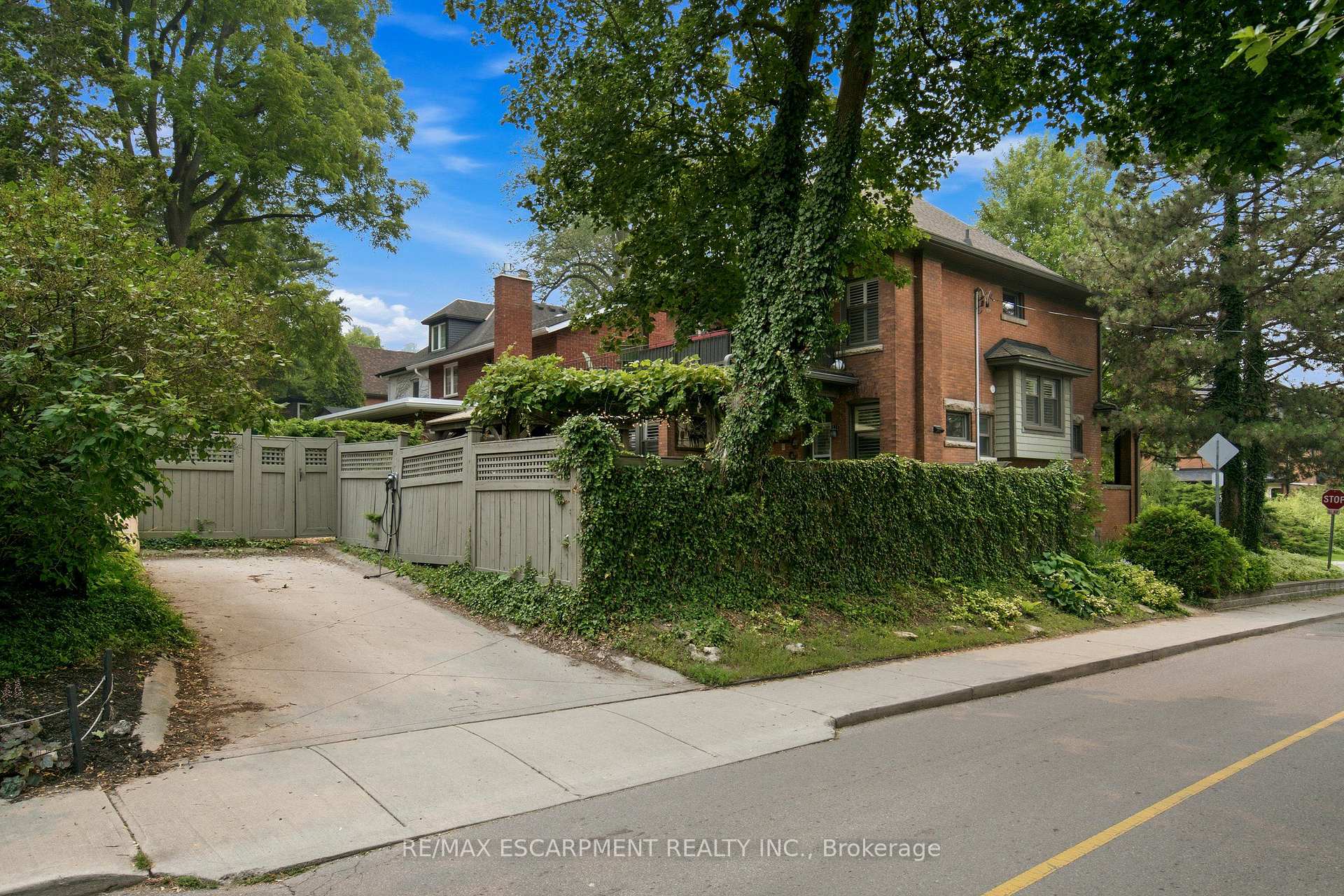 Photo 3 of 61 Mountain Avenue, Hamilton, Kirkendall — HOMEH