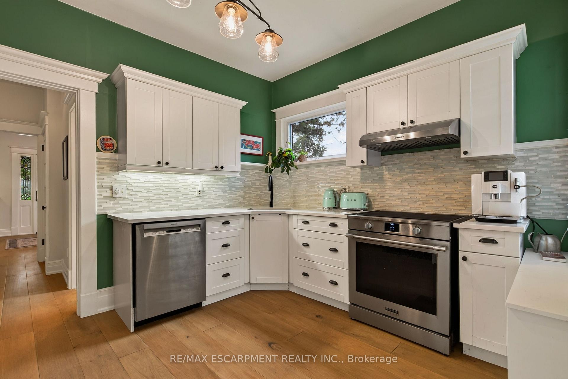 Photo 19 of 61 Mountain Avenue, Hamilton, Kirkendall — HOMEH