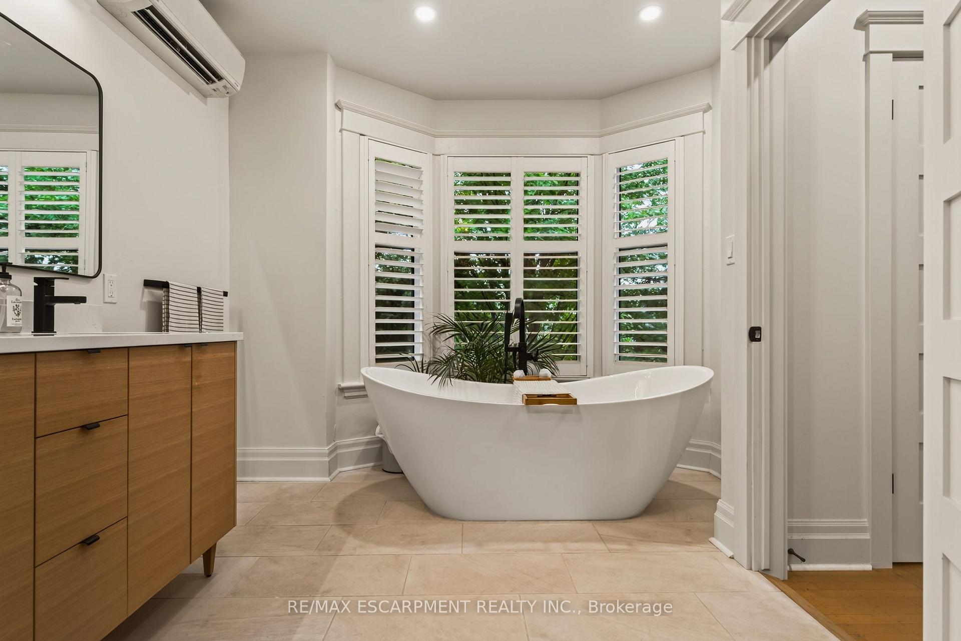 Photo 26 of 61 Mountain Avenue, Hamilton, Kirkendall — HOMEH