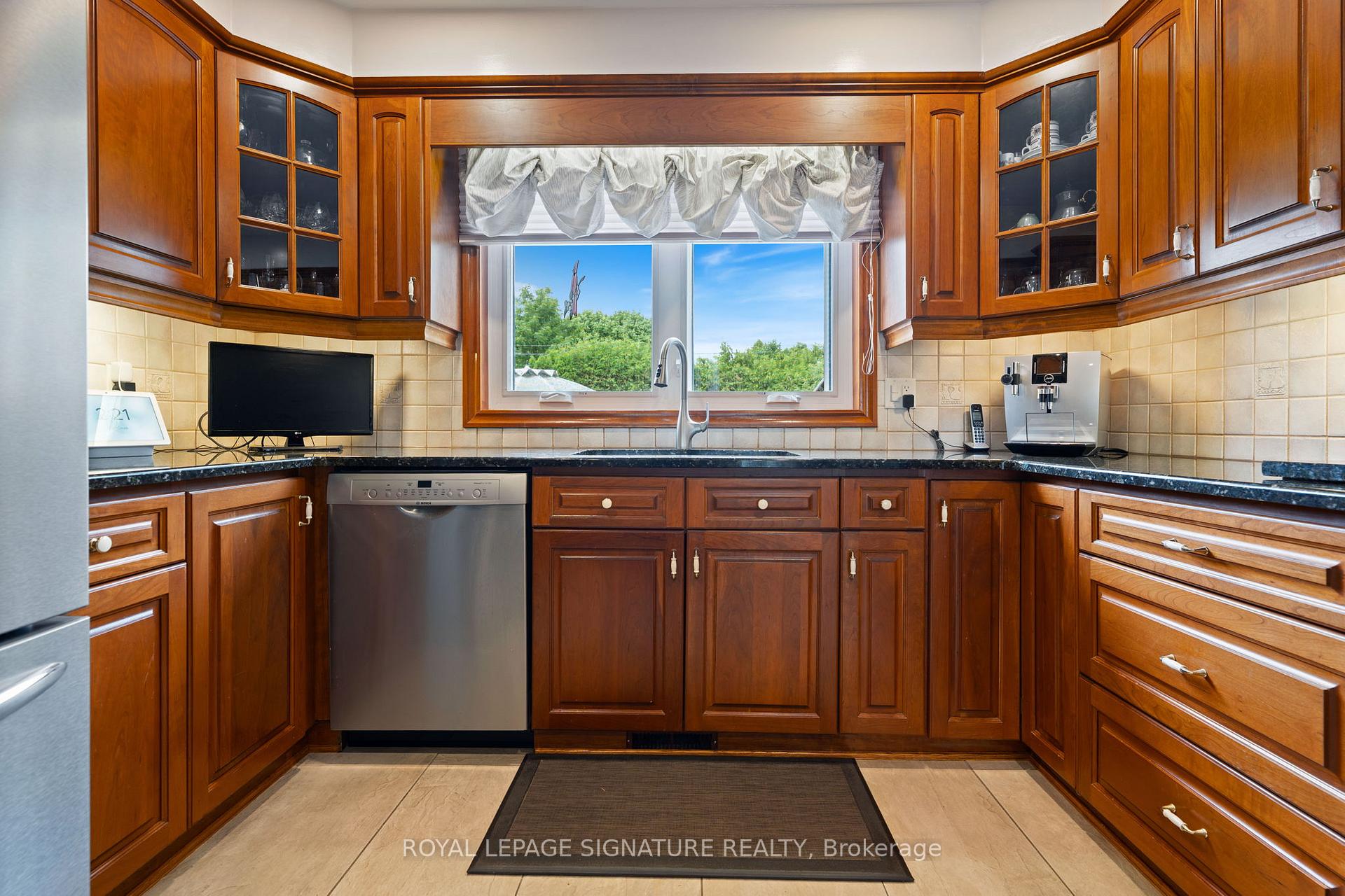 Photo 16 of 7 Thomson Road, Norfolk, Simcoe — HOMEH