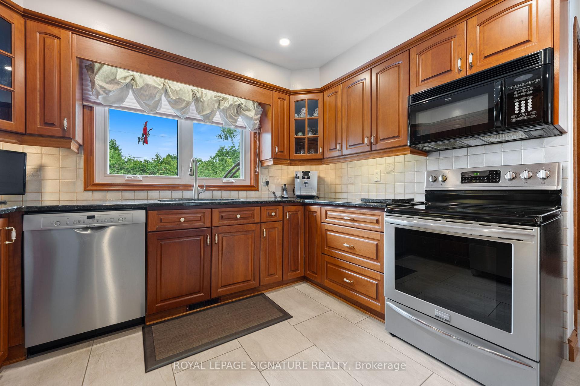 Photo 18 of 7 Thomson Road, Norfolk, Simcoe — HOMEH