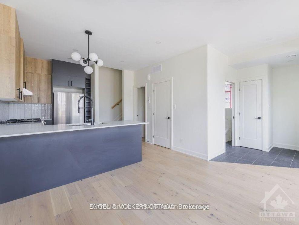 Photo 2 of Unit A, 136 Carillon Street, Ottawa, Vanier — HOMEH