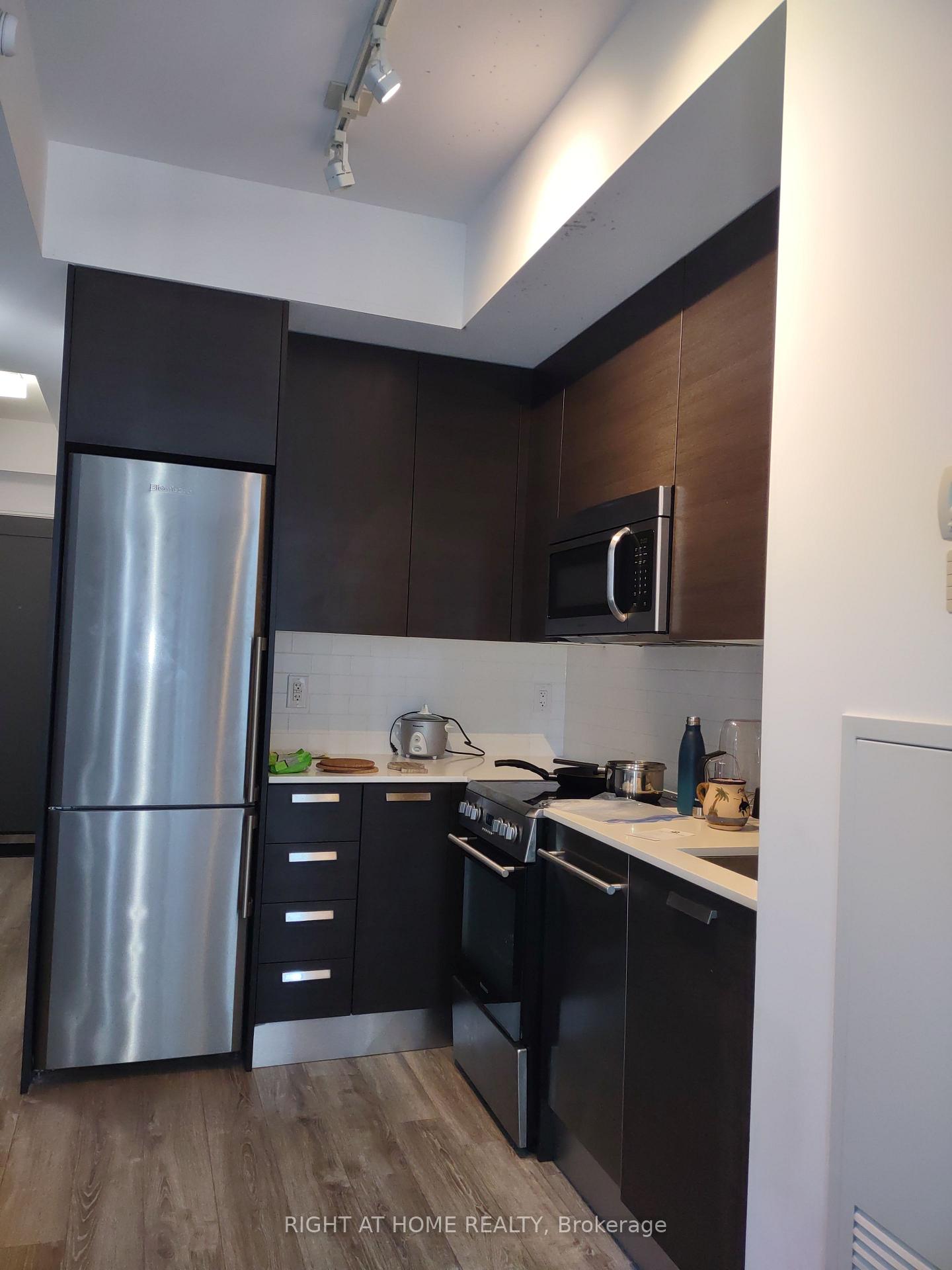 Photo 6 of Unit 1803, 42 Charles Street E, Toronto, Church-Yonge Corridor — HOMEH