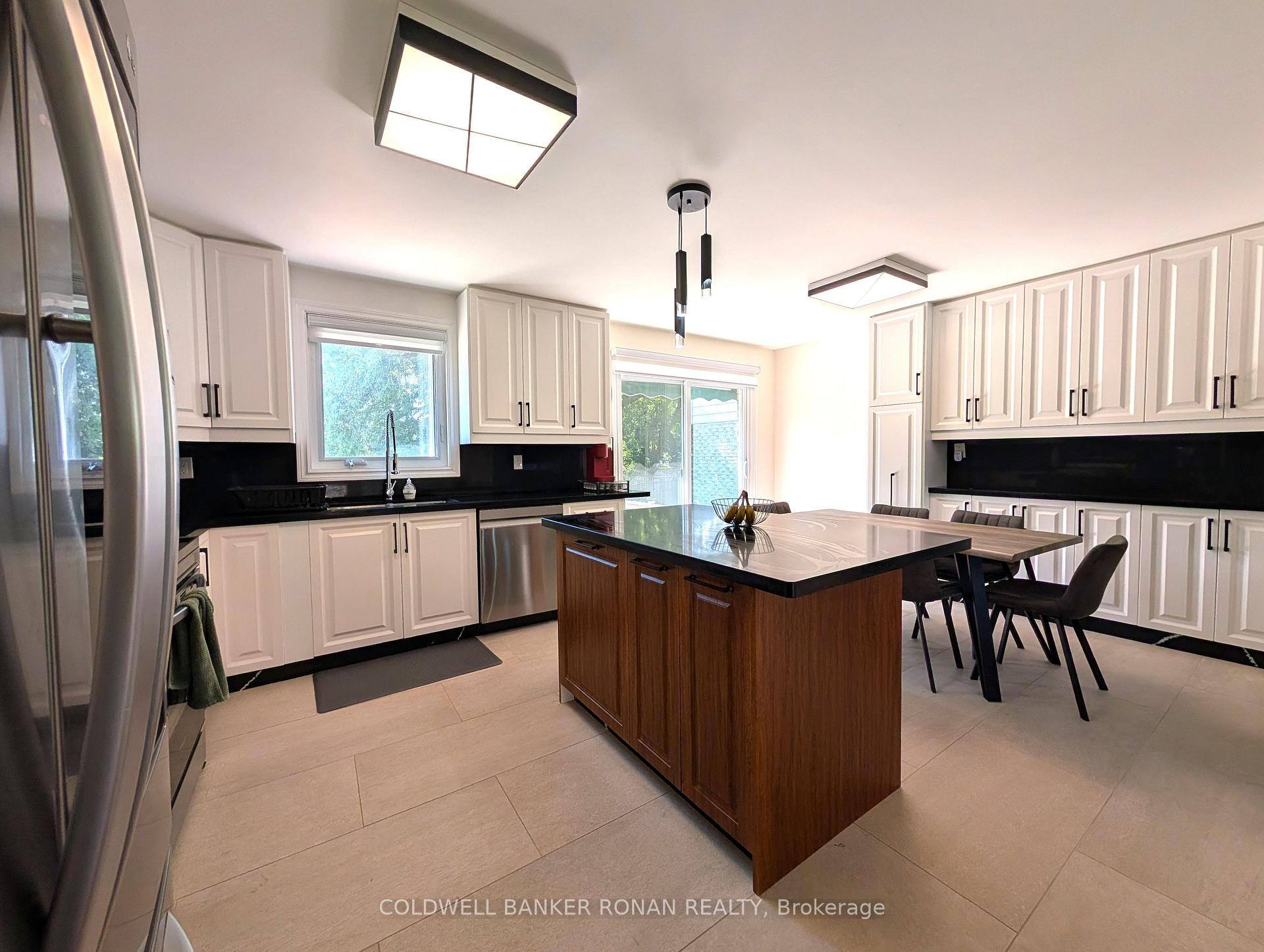 Photo 8 of 41 Camrose Drive, Georgina, Keswick South — HOMEH