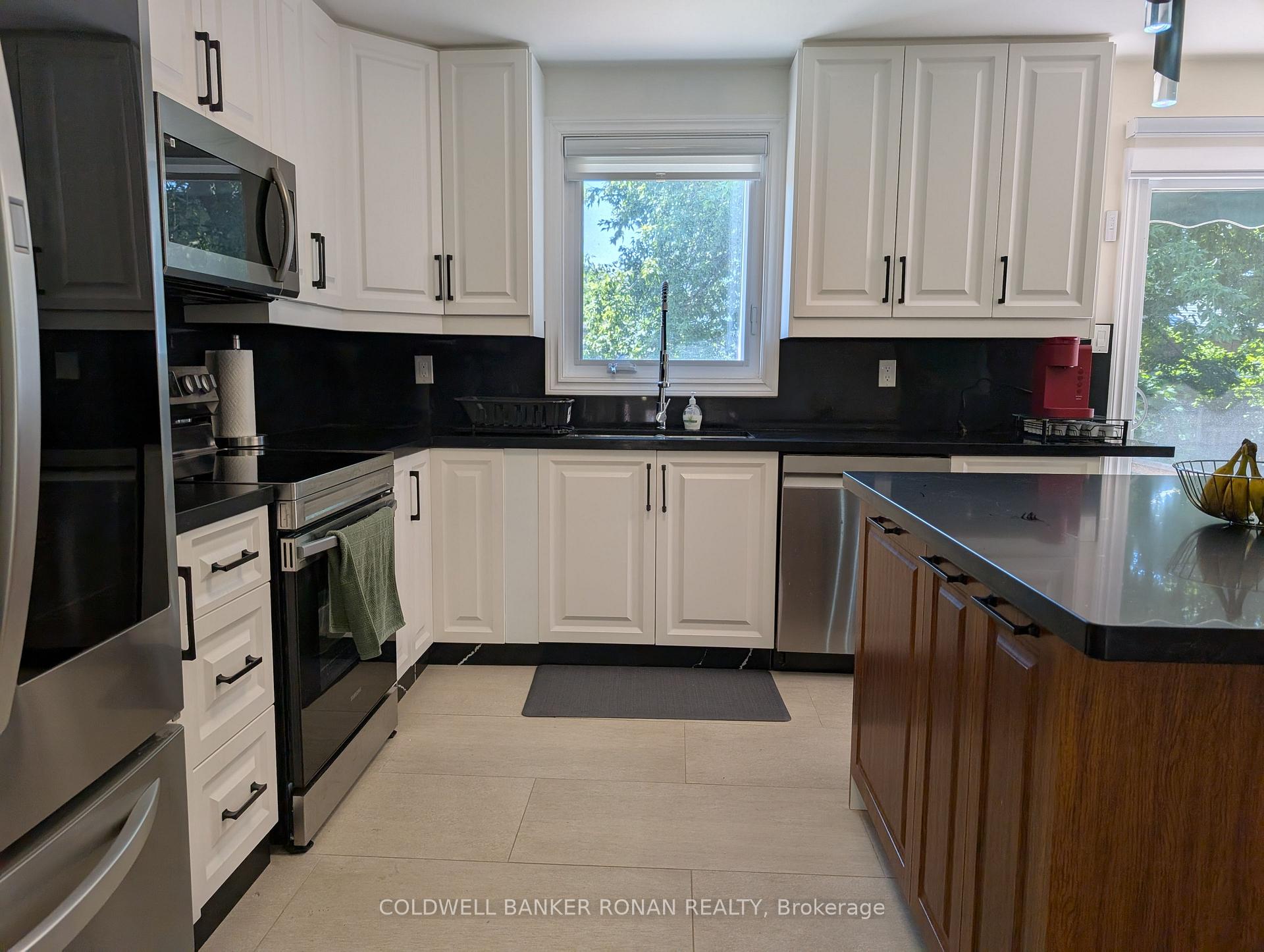 Photo 10 of 41 Camrose Drive, Georgina, Keswick South — HOMEH