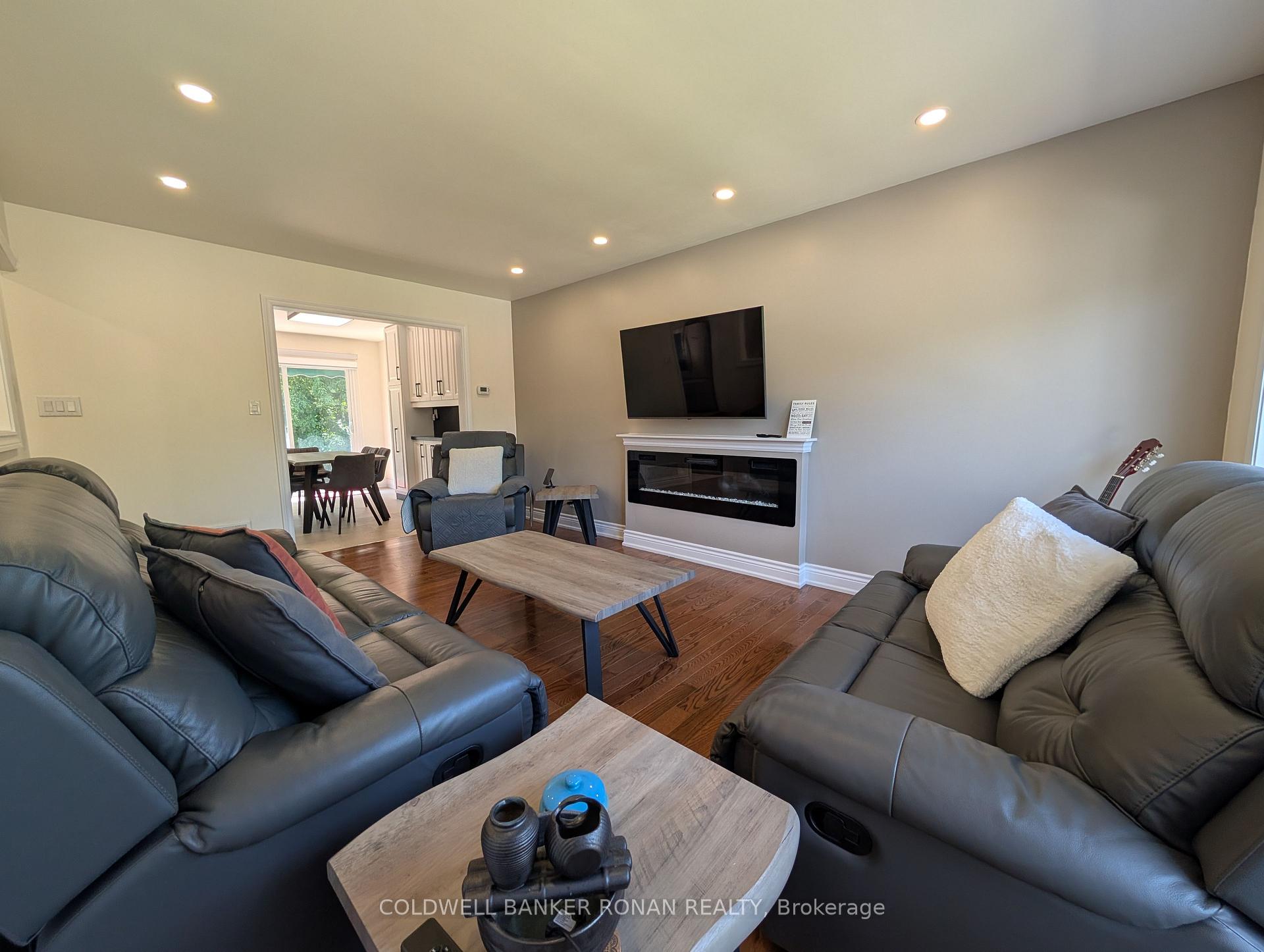 Photo 13 of 41 Camrose Drive, Georgina, Keswick South — HOMEH