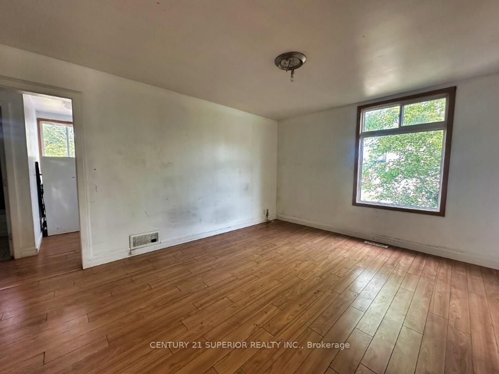 Photo 10 of 241 Syndicate Ave N, Thunder Bay, McKeller Park — HOMEH