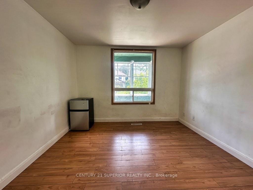 Photo 18 of 241 Syndicate Ave N, Thunder Bay, McKeller Park — HOMEH