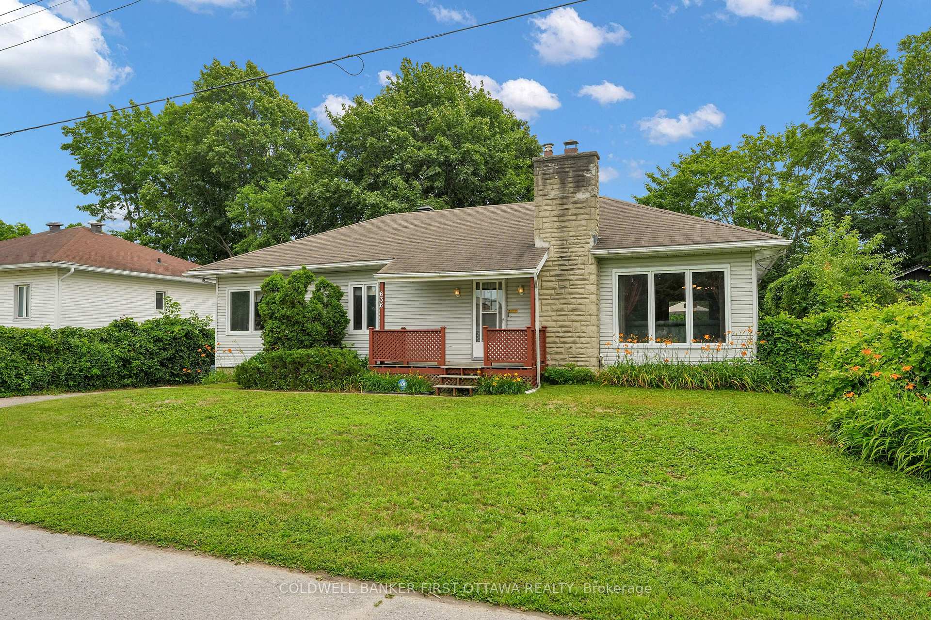 Photo 2 of 636 Malartic Avenue, Ottawa, Castle Heights — HOMEH