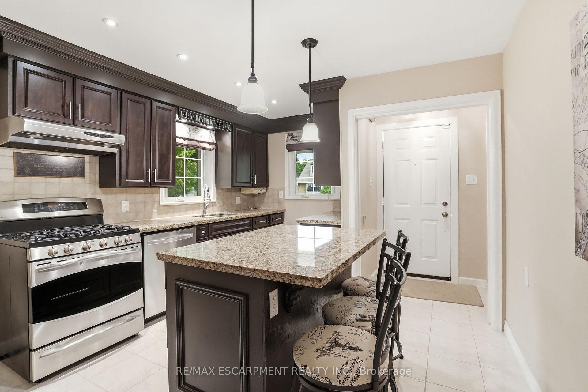 Photo 10 of 344 East 36th Street, Hamilton, Macassa — HOMEH