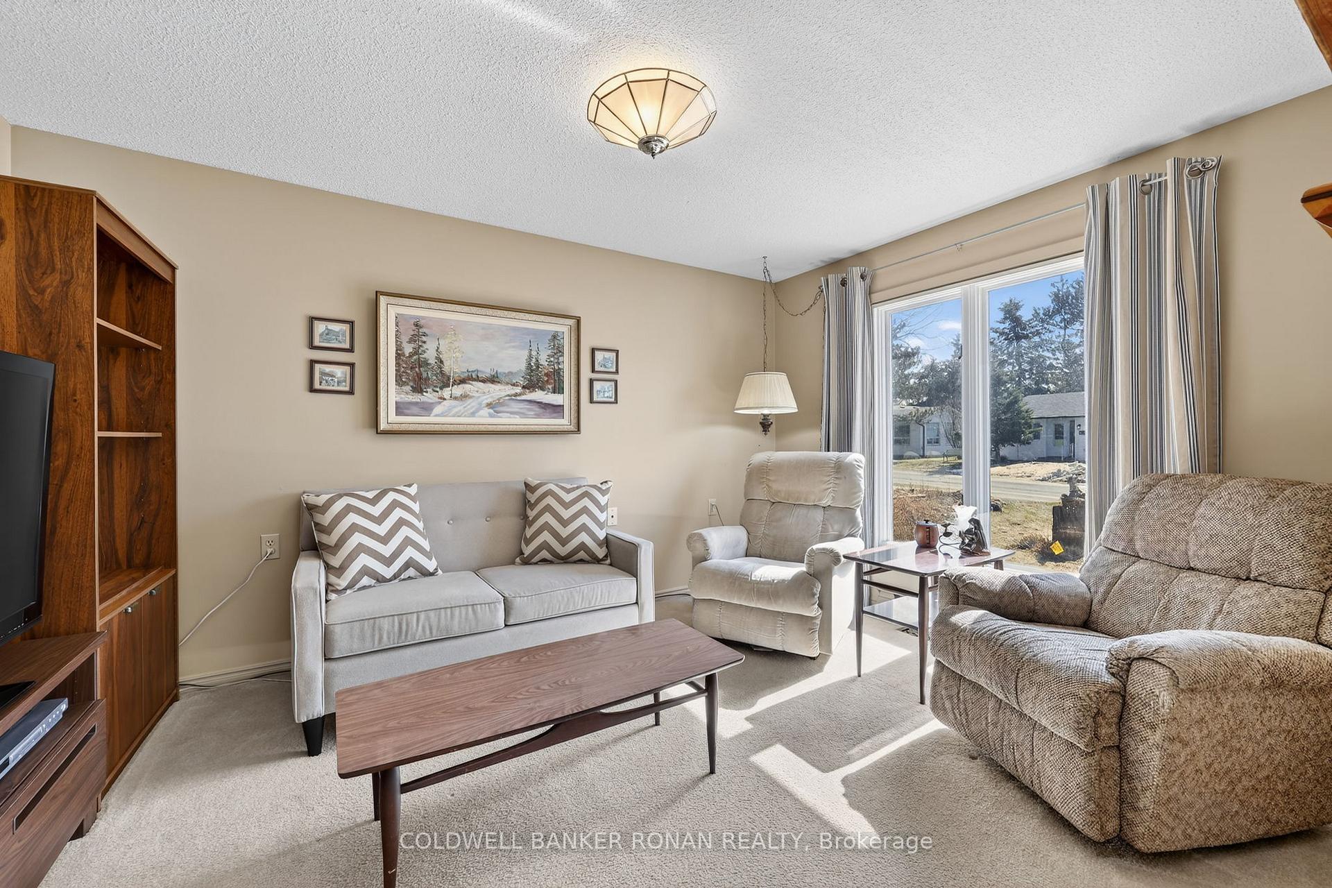 Photo 3 of 4 Tecumseth Pines Drive, New Tecumseth, Rural New Tecumseth — HOMEH