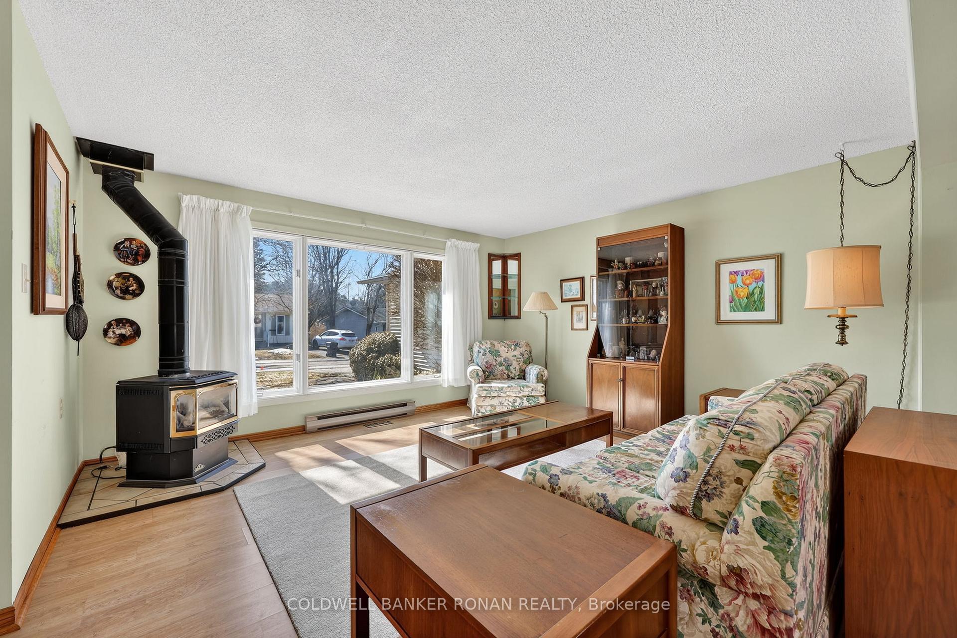 Photo 6 of 4 Tecumseth Pines Drive, New Tecumseth, Rural New Tecumseth — HOMEH
