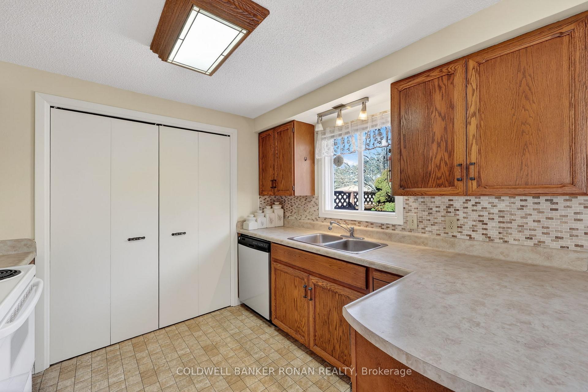 Photo 12 of 4 Tecumseth Pines Drive, New Tecumseth, Rural New Tecumseth — HOMEH
