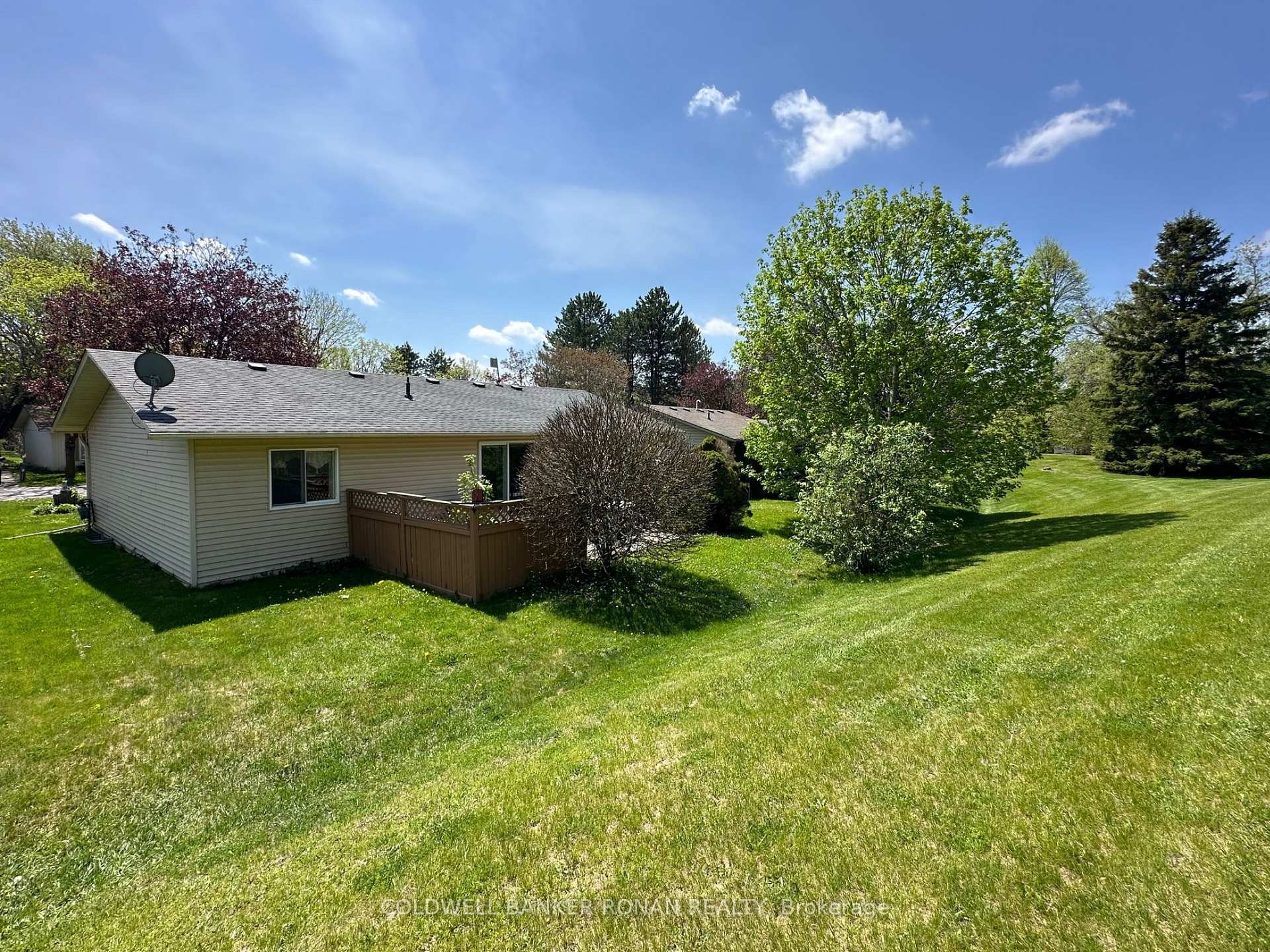 Photo 23 of 4 Tecumseth Pines Drive, New Tecumseth, Rural New Tecumseth — HOMEH