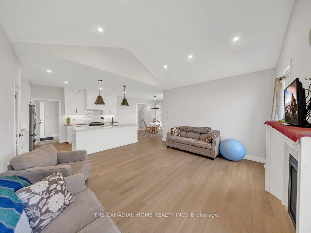 Photo 11 of 51 Keba Crescent N, Tillsonburg — HOMEH