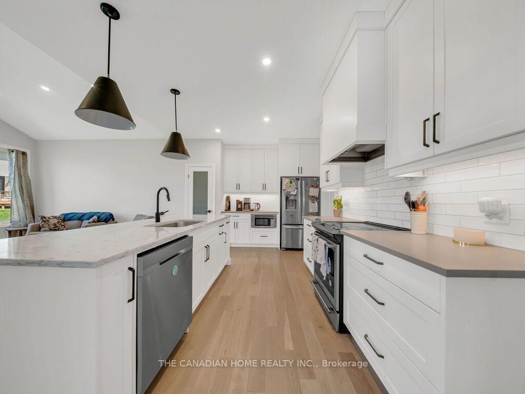 Photo 12 of 51 Keba Crescent N, Tillsonburg — HOMEH