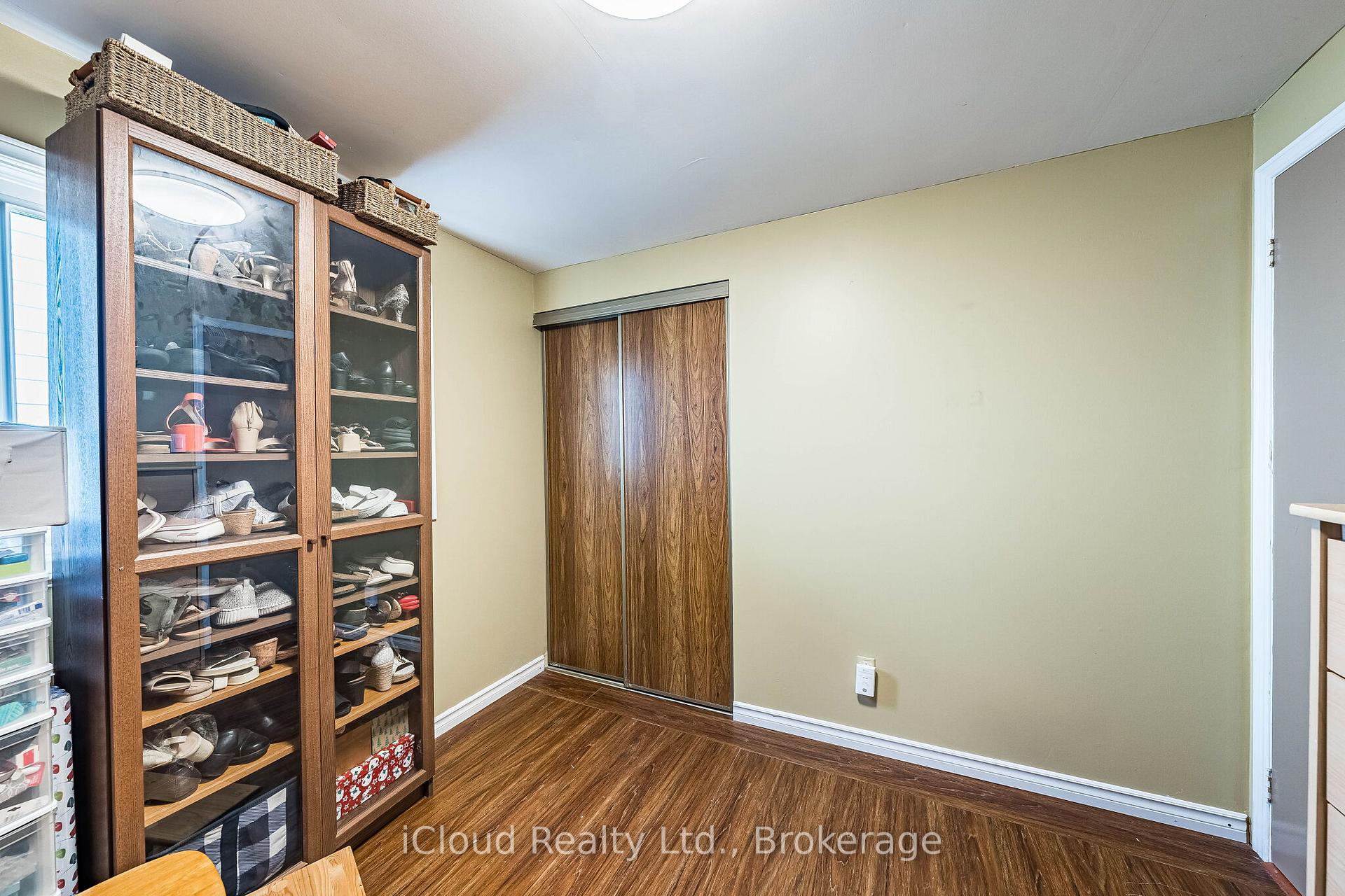 Photo 30 of 135 Autumn Glen Circle, Etobicoke, West Humber-Clairville — HOMEH