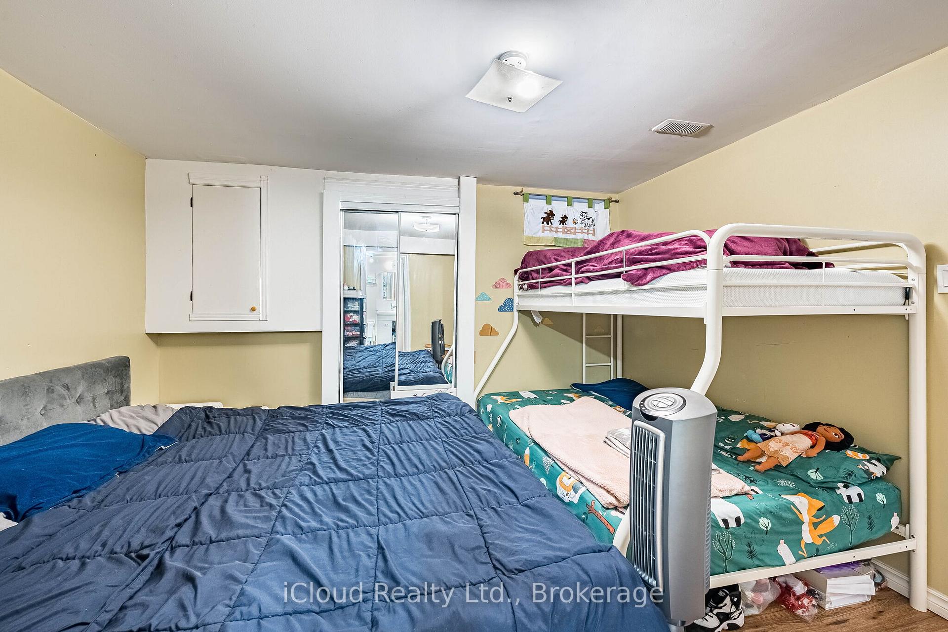 Photo 38 of 135 Autumn Glen Circle, Etobicoke, West Humber-Clairville — HOMEH