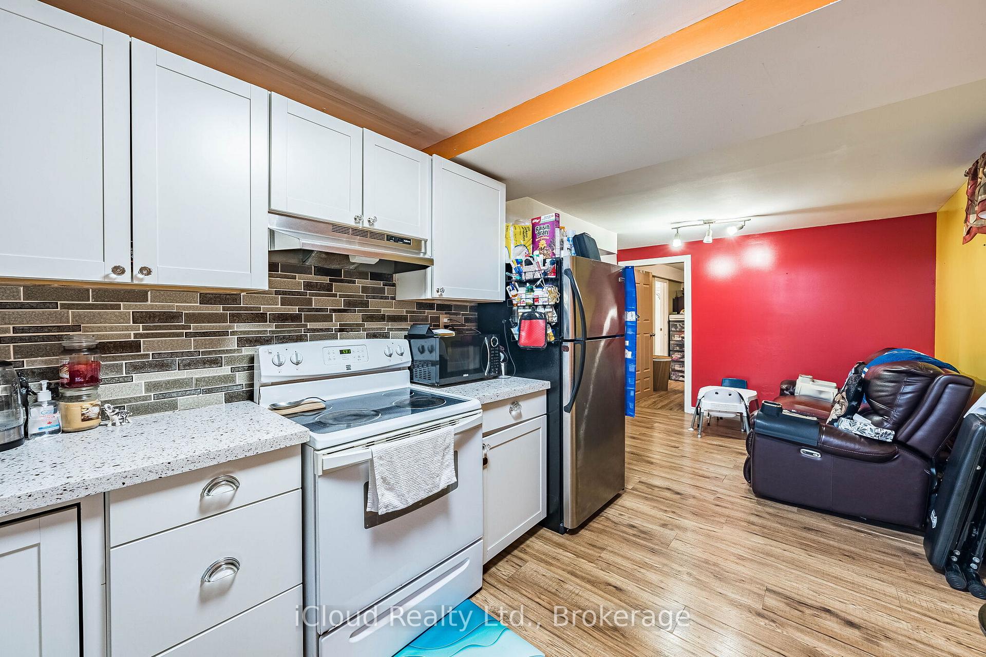 Photo 44 of 135 Autumn Glen Circle, Etobicoke, West Humber-Clairville — HOMEH