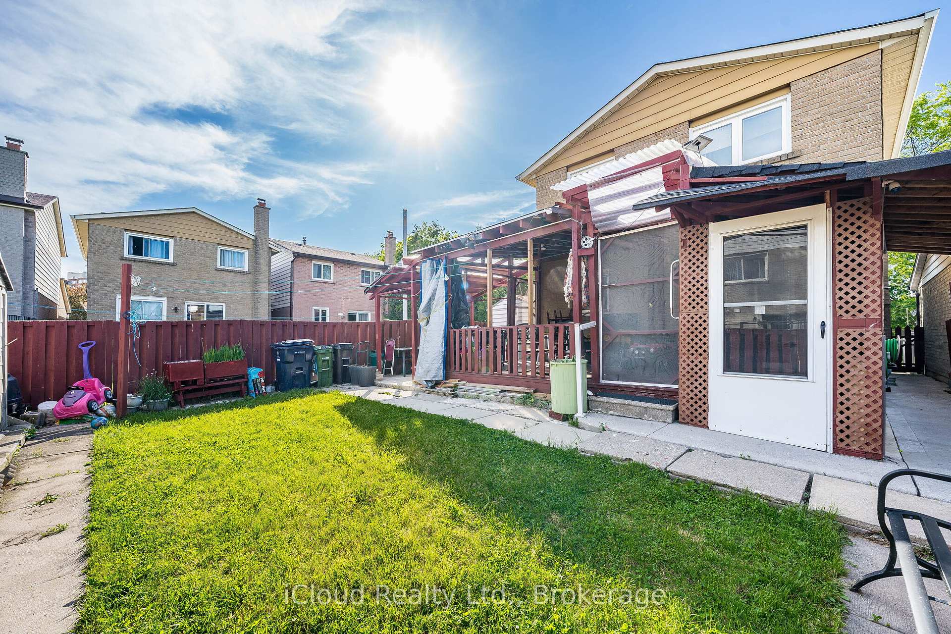 Photo 47 of 135 Autumn Glen Circle, Etobicoke, West Humber-Clairville — HOMEH