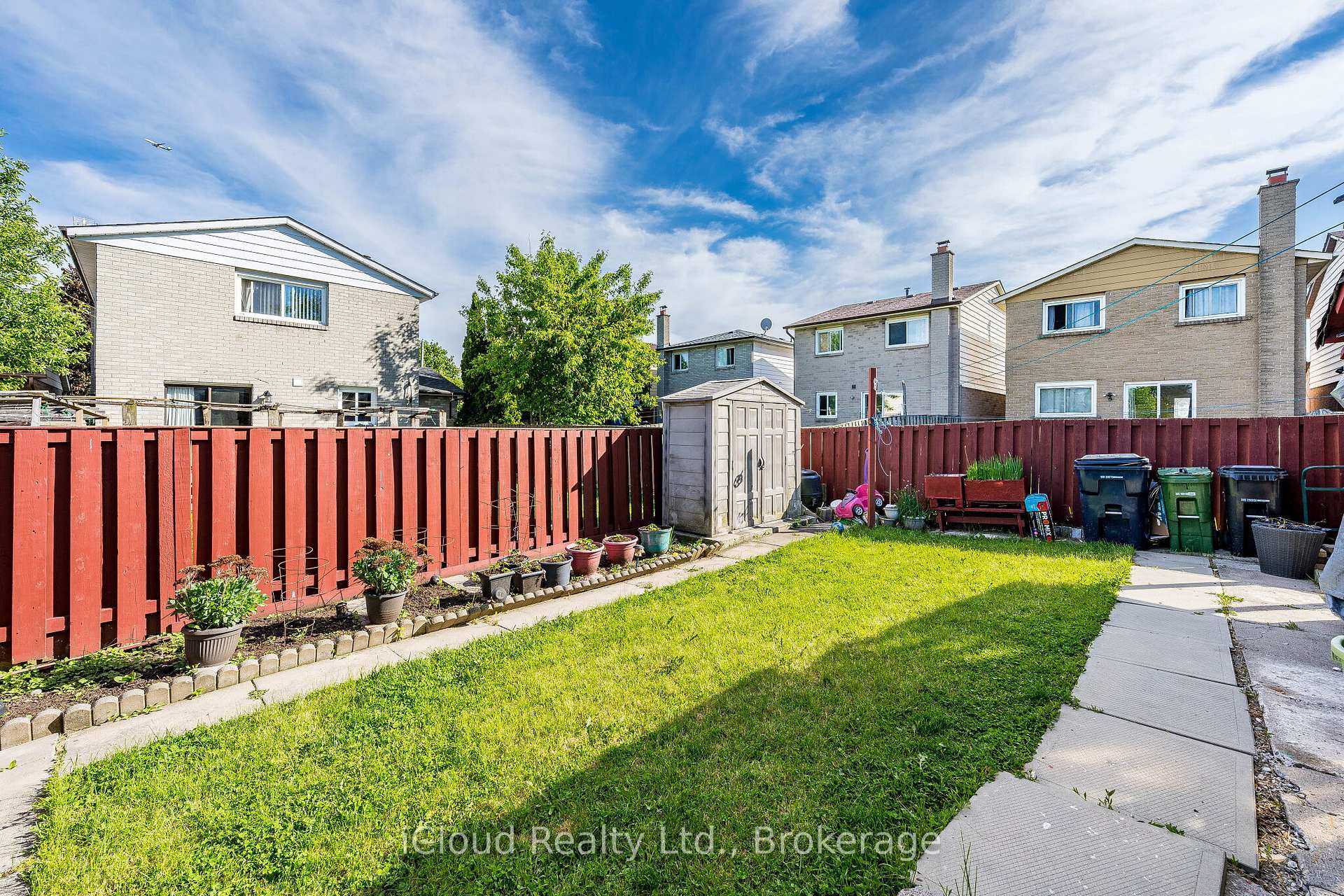 Photo 49 of 135 Autumn Glen Circle, Etobicoke, West Humber-Clairville — HOMEH
