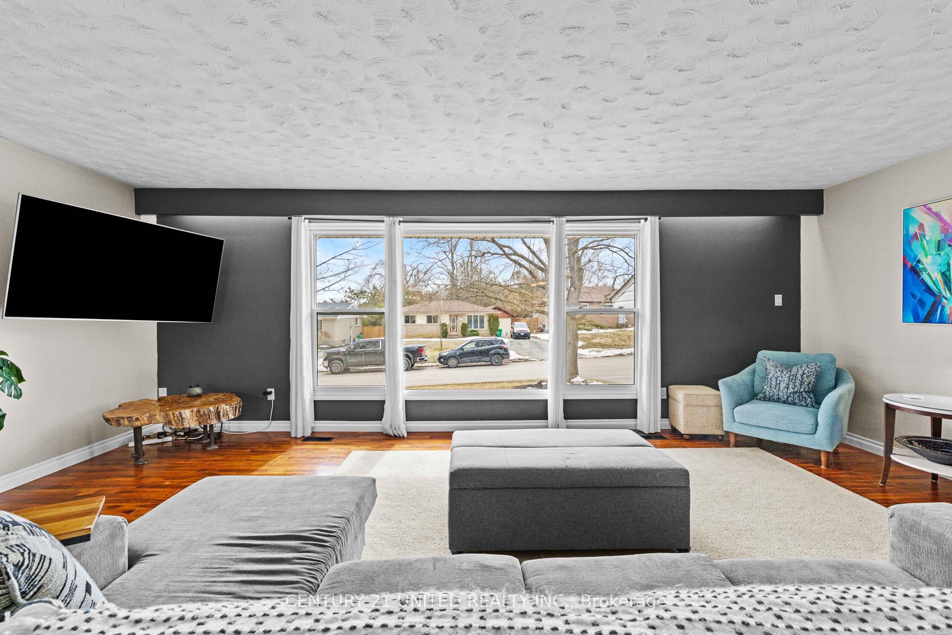Photo 10 of 1277 Olympus Avenue, Peterborough, Northcrest Ward 5 — HOMEH