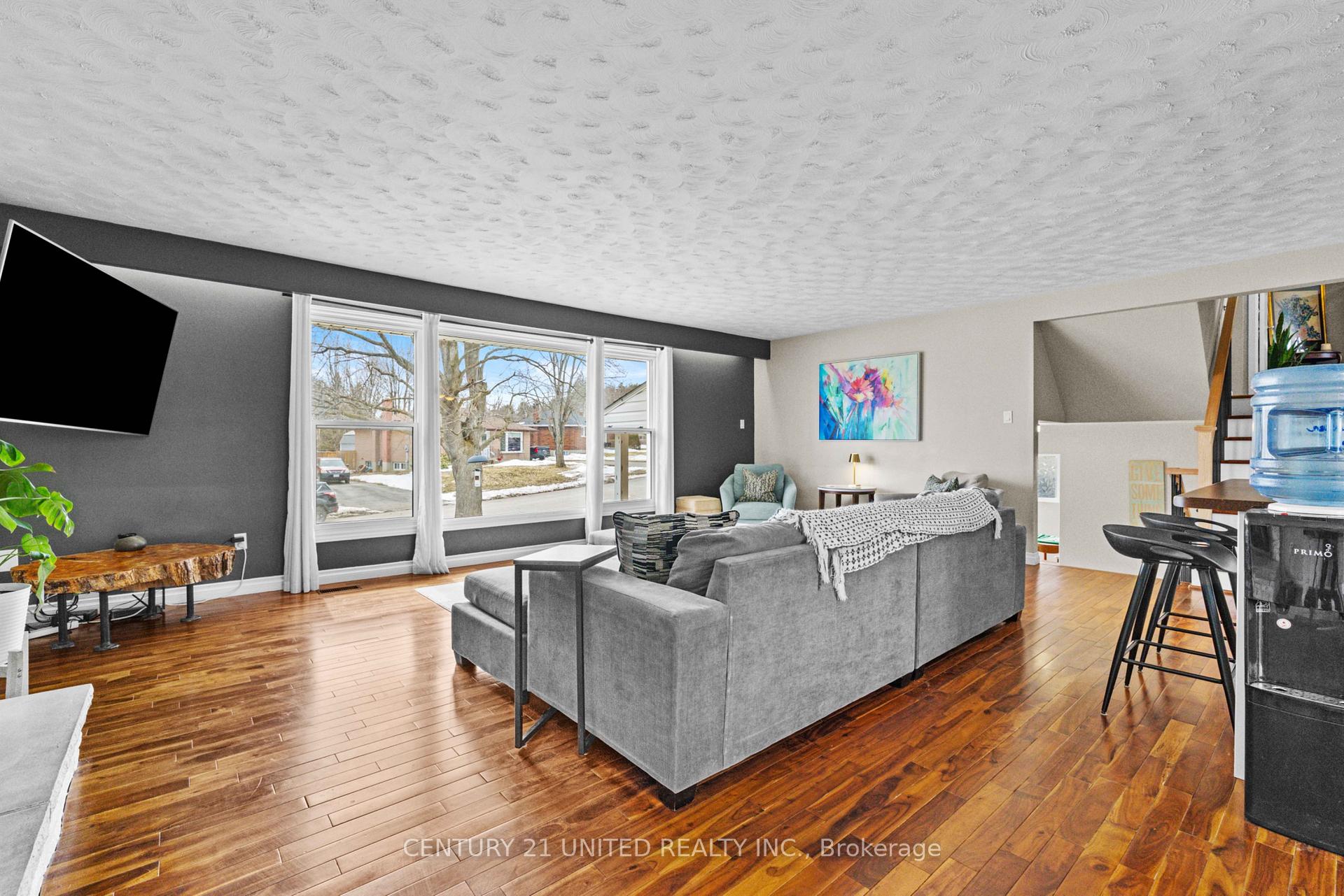 Photo 11 of 1277 Olympus Avenue, Peterborough, Northcrest Ward 5 — HOMEH