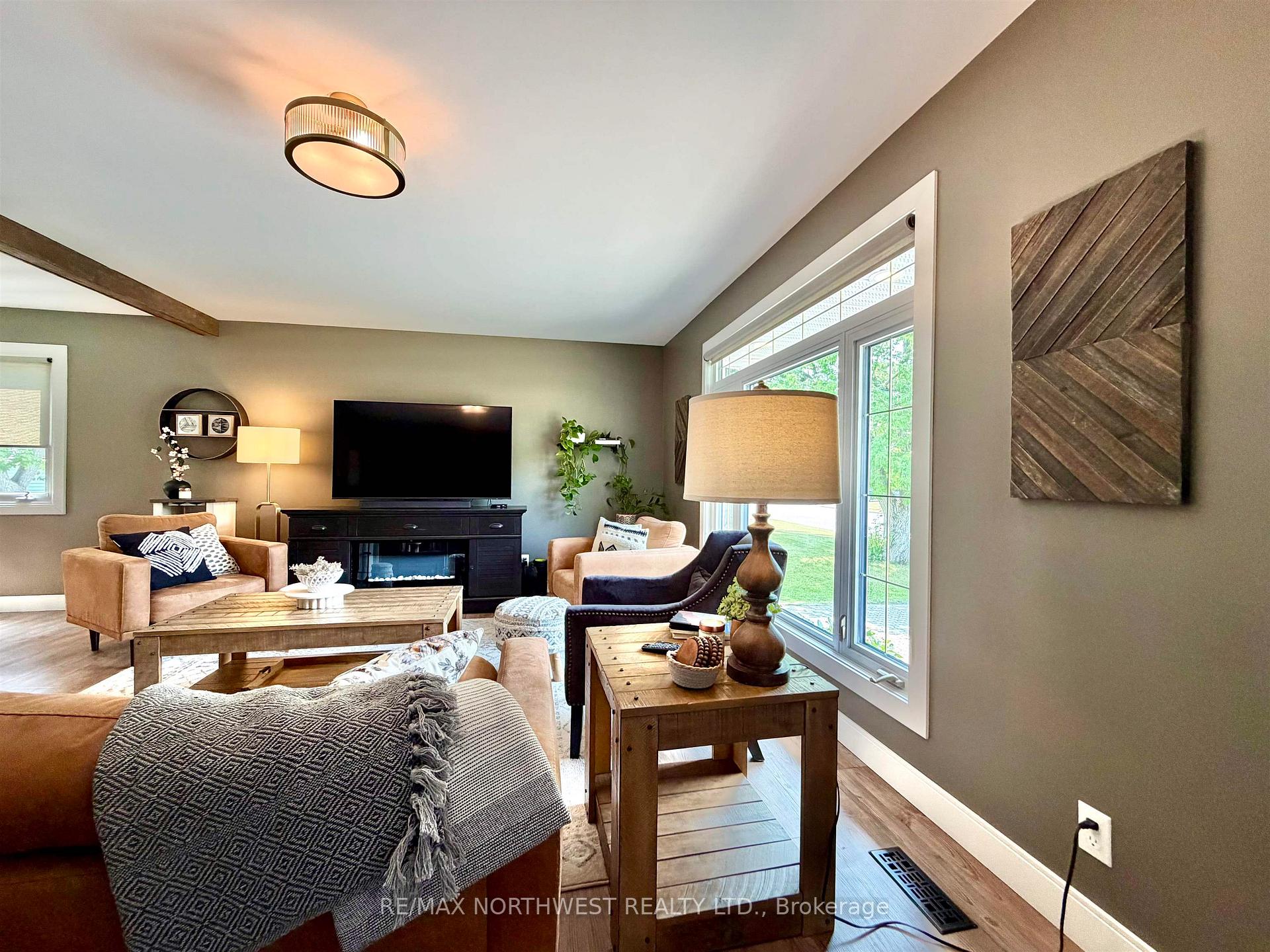 Photo 5 of 358 Daniel Avenue, Fort Frances — HOMEH
