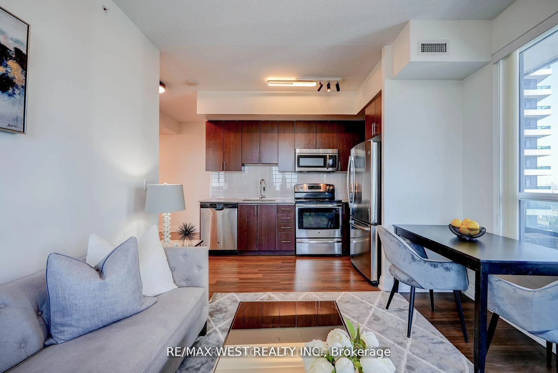 Photo 4 of Unit 2131, 7161 Yonge Street, Markham, Thornhill — HOMEH