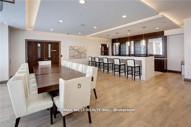 Photo 21 of Unit 2131, 7161 Yonge Street, Markham, Thornhill — HOMEH