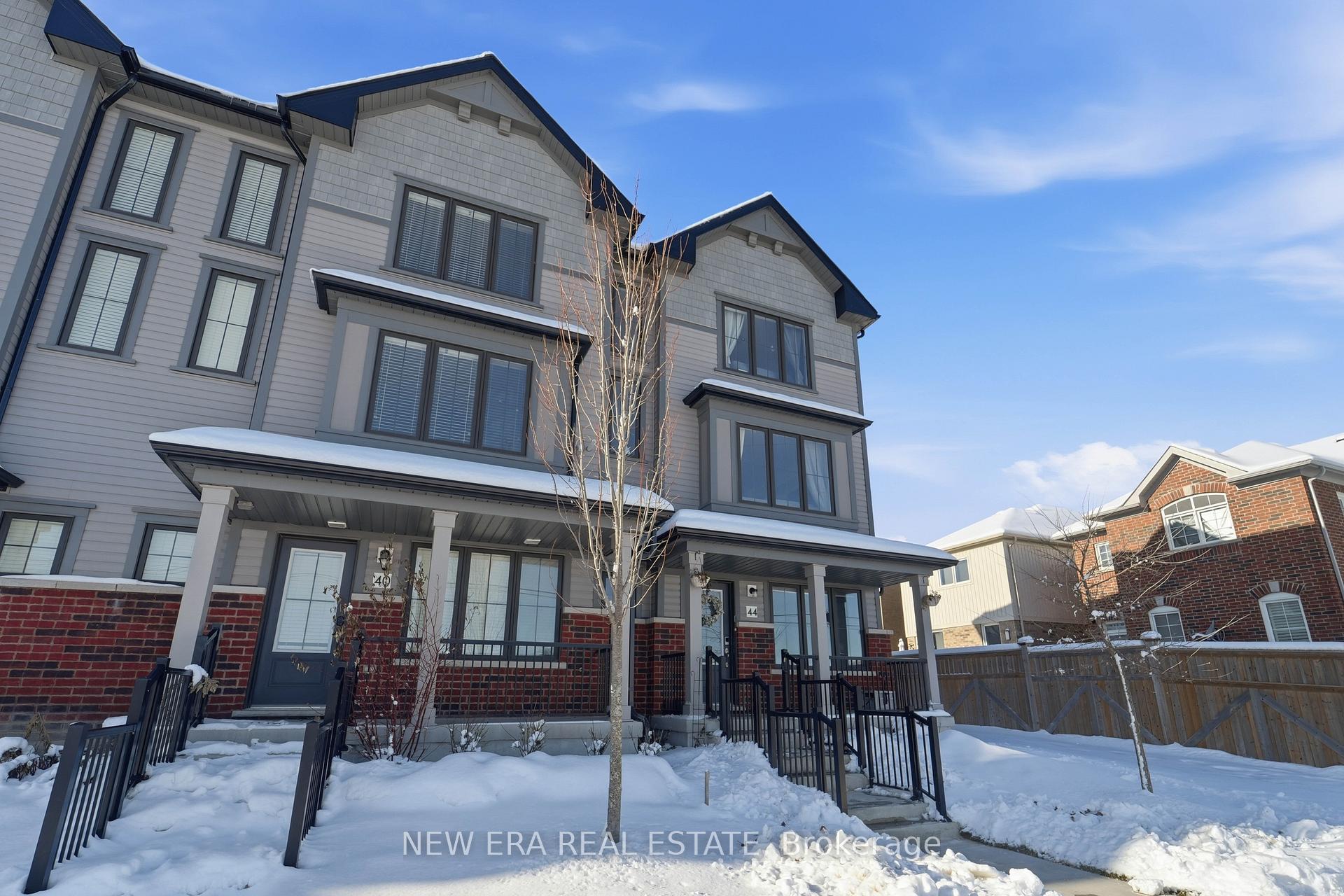 Photo 3 of 44 Jerome Way, Clarington, Bowmanville — HOMEH