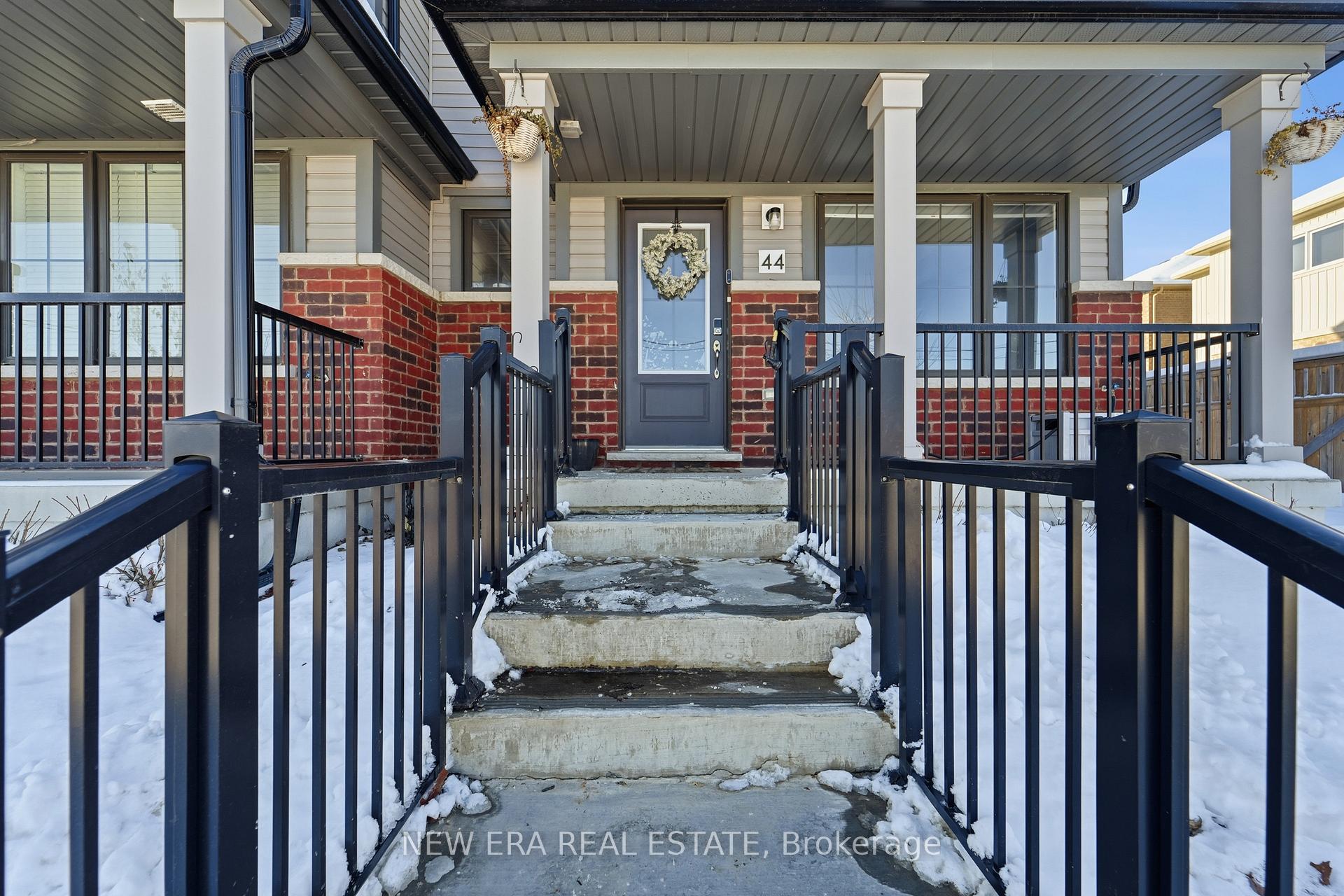 Photo 4 of 44 Jerome Way, Clarington, Bowmanville — HOMEH