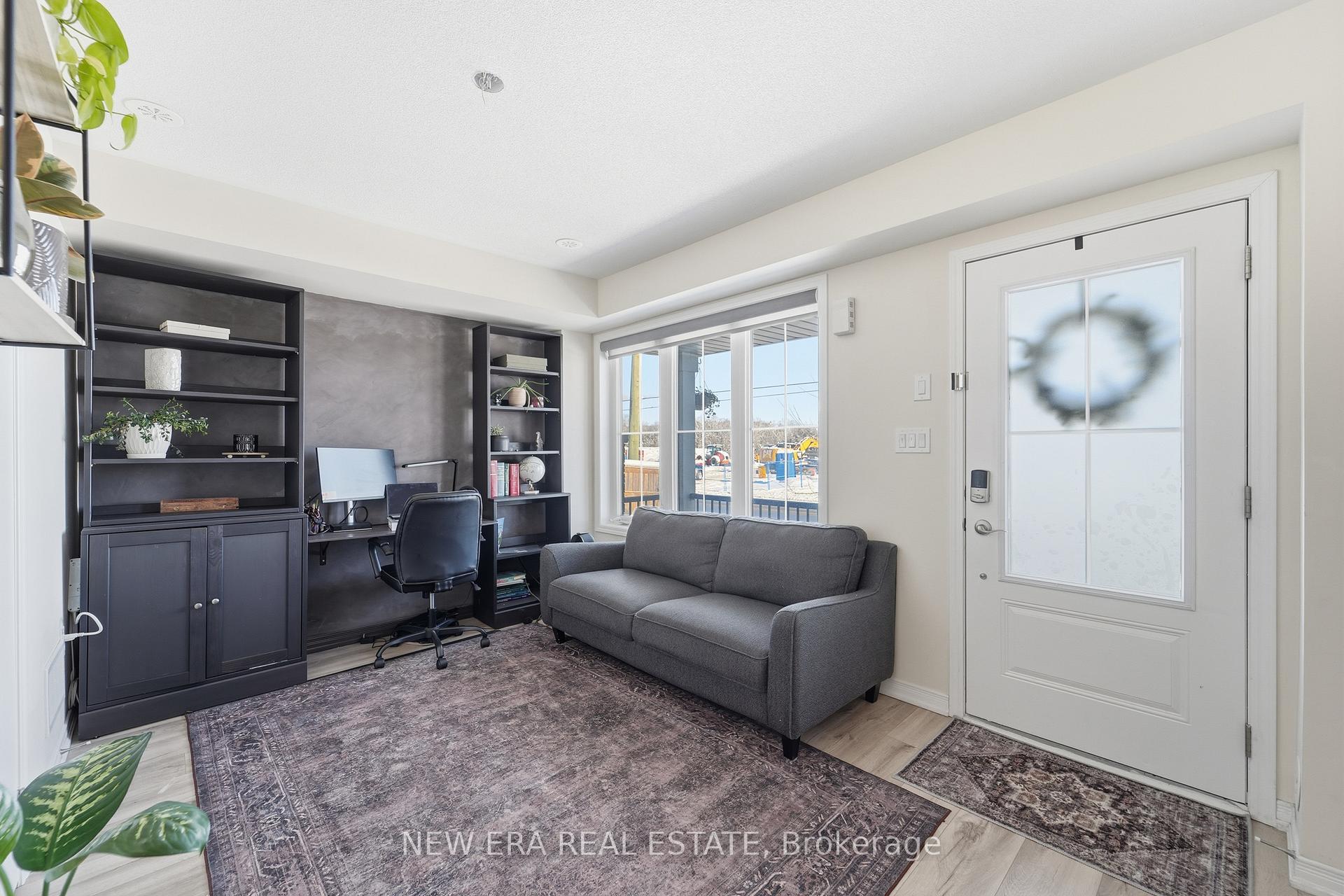 Photo 5 of 44 Jerome Way, Clarington, Bowmanville — HOMEH