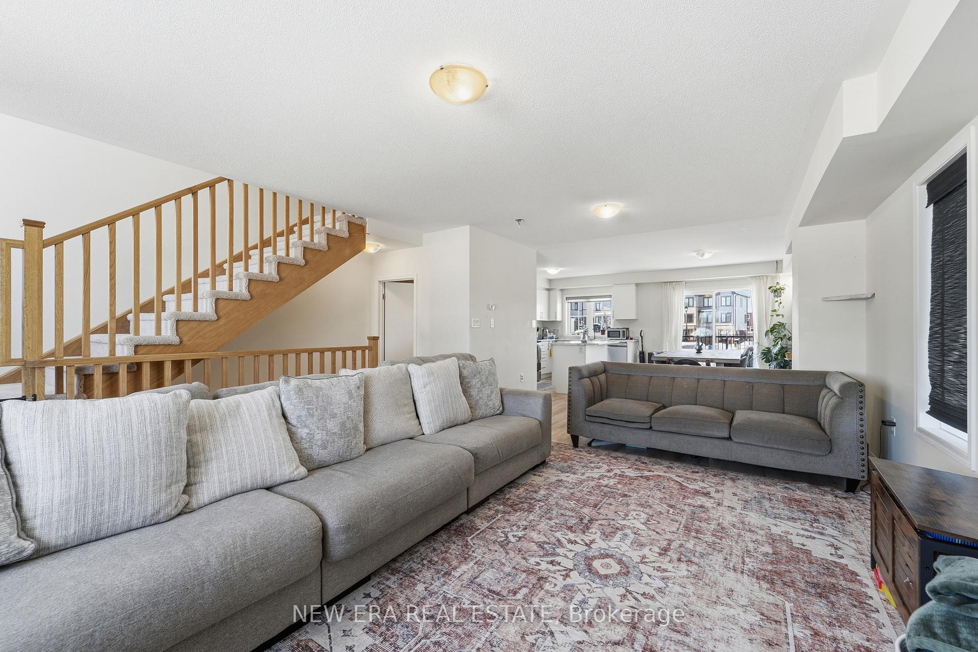 Photo 9 of 44 Jerome Way, Clarington, Bowmanville — HOMEH