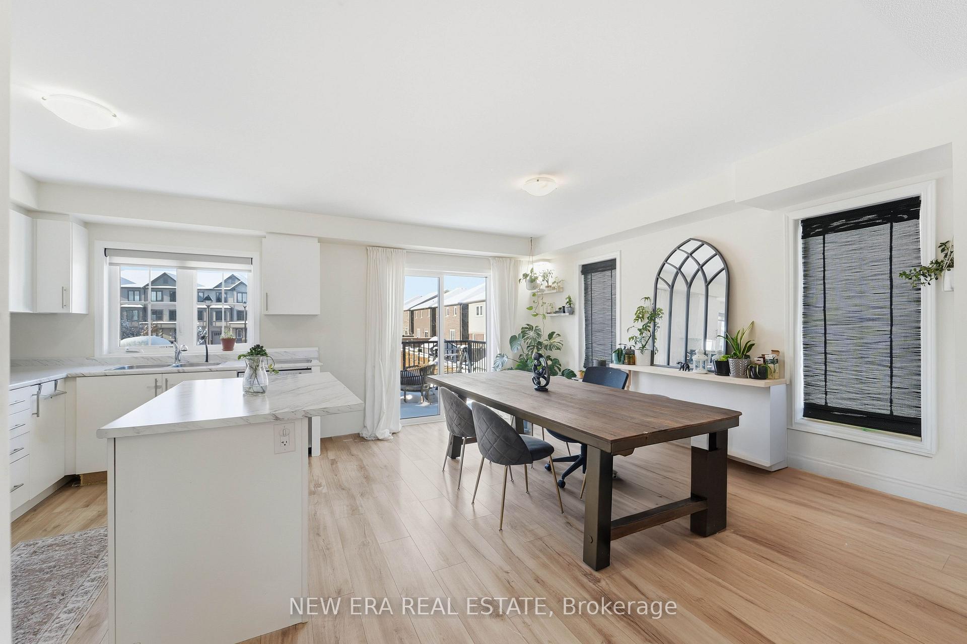 Photo 10 of 44 Jerome Way, Clarington, Bowmanville — HOMEH