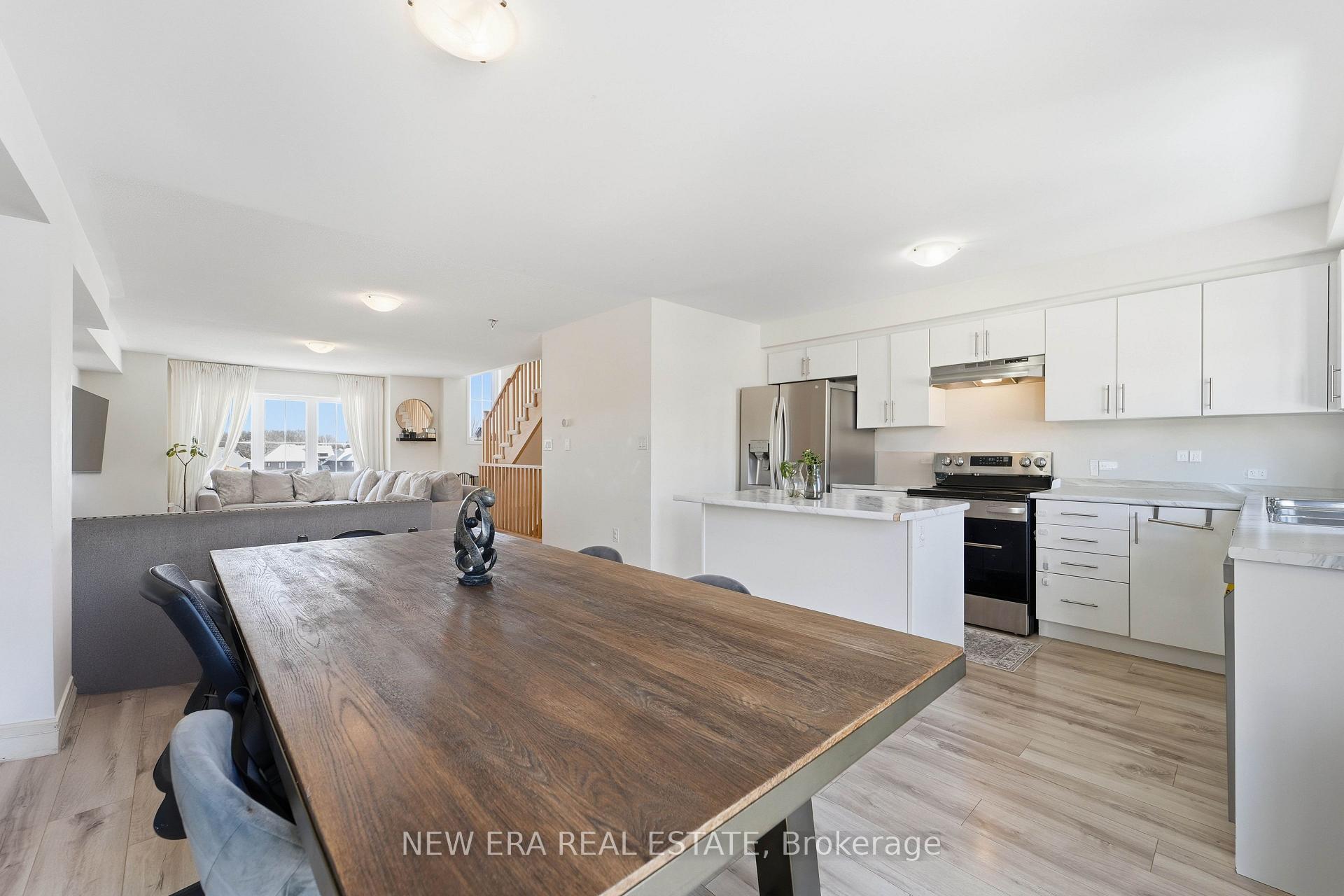Photo 13 of 44 Jerome Way, Clarington, Bowmanville — HOMEH