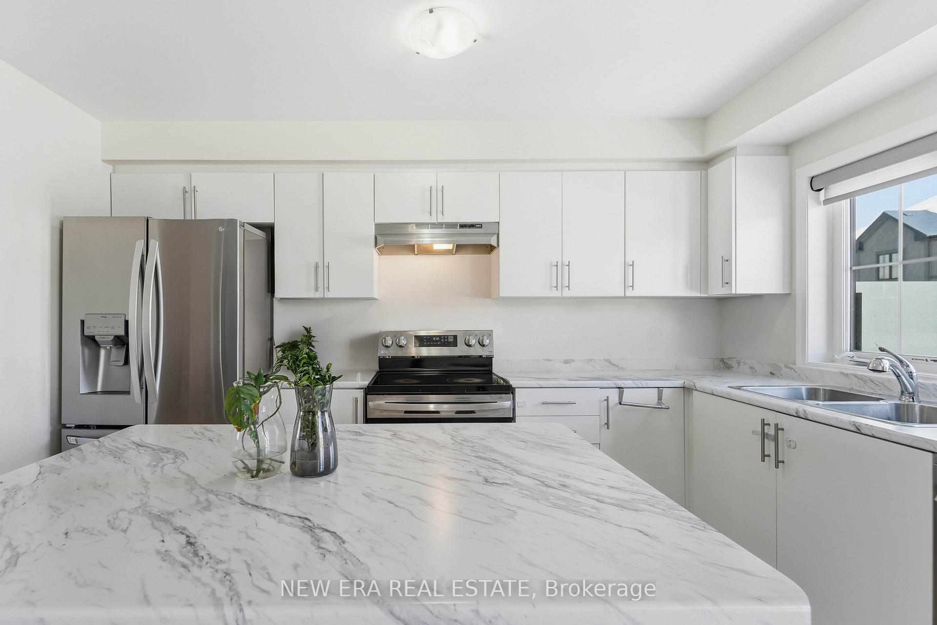 Photo 14 of 44 Jerome Way, Clarington, Bowmanville — HOMEH