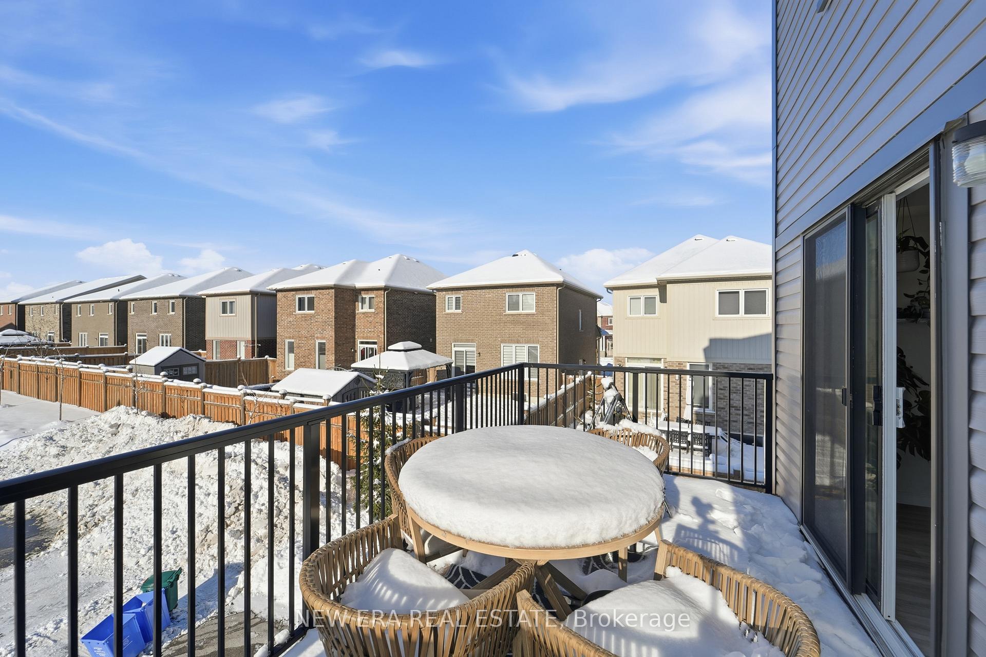 Photo 16 of 44 Jerome Way, Clarington, Bowmanville — HOMEH