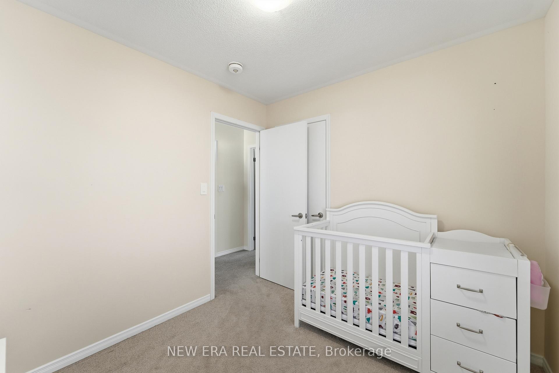 Photo 20 of 44 Jerome Way, Clarington, Bowmanville — HOMEH