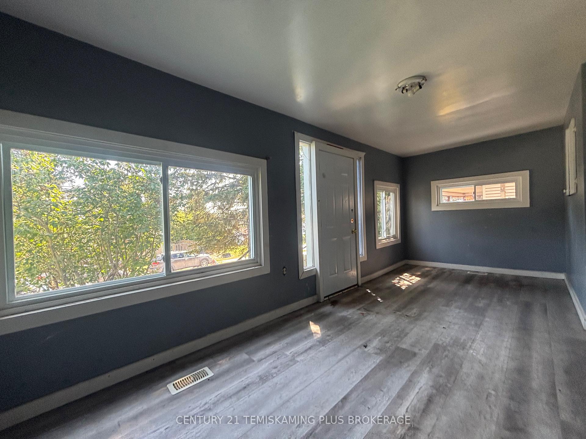 Photo 3 of 70 Nickel Street, Cobalt — HOMEH