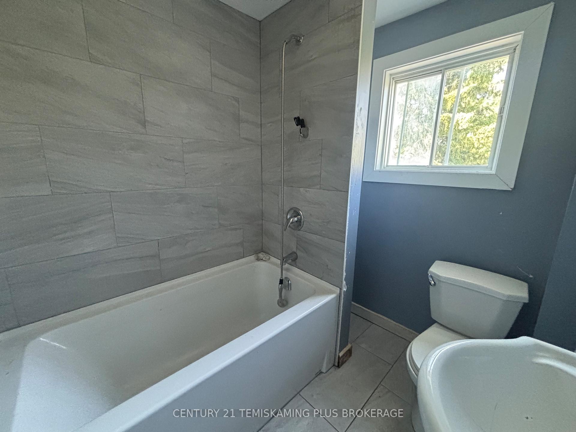 Photo 7 of 70 Nickel Street, Cobalt — HOMEH