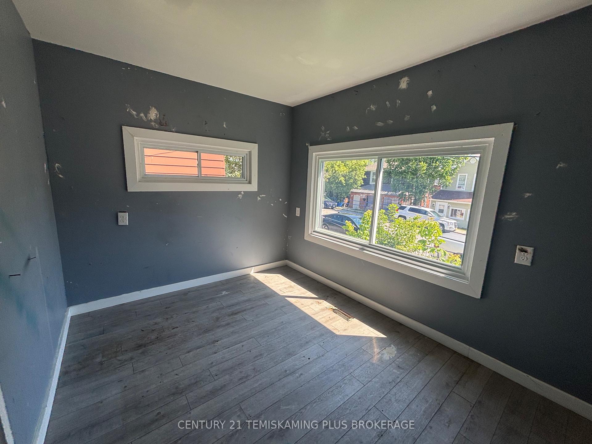 Photo 20 of 70 Nickel Street, Cobalt — HOMEH