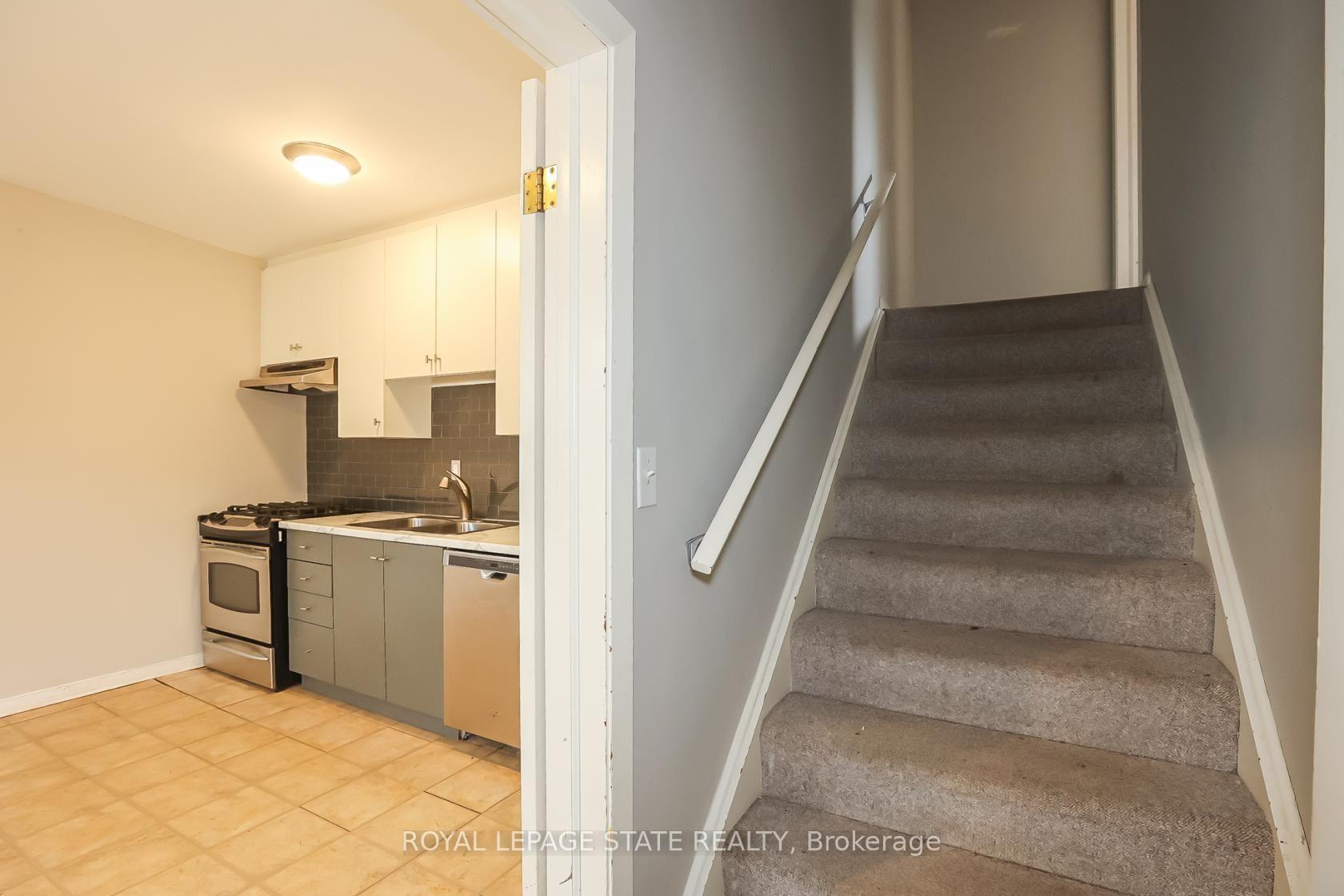 Photo 7 of Unit B, 405 Bartlett Avenue, Grimsby, Grimsby Beach — HOMEH