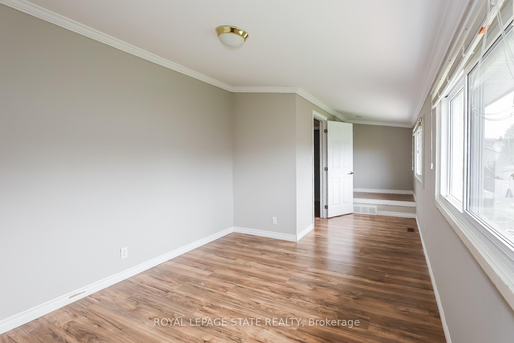 Photo 10 of Unit B, 405 Bartlett Avenue, Grimsby, Grimsby Beach — HOMEH