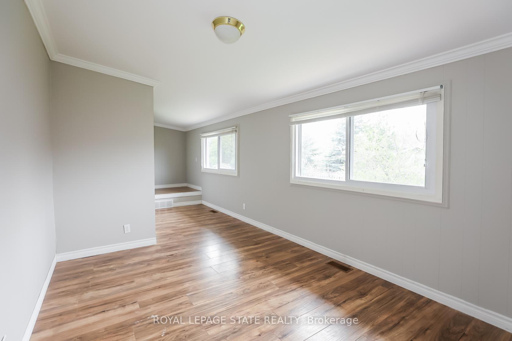 Photo 11 of Unit B, 405 Bartlett Avenue, Grimsby, Grimsby Beach — HOMEH