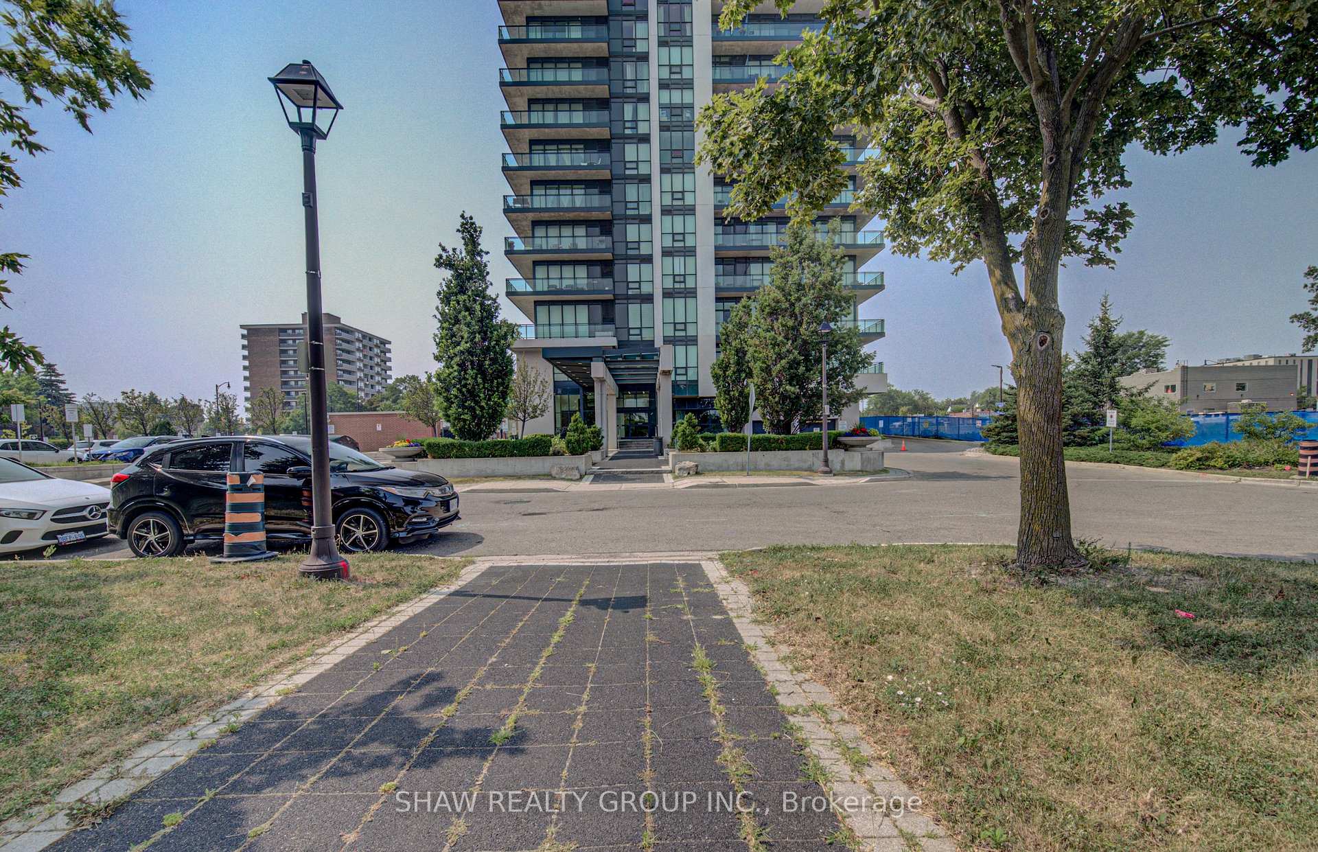 Photo 5 of Unit 1503, 100 John Street, Brampton, Downtown Brampton — HOMEH