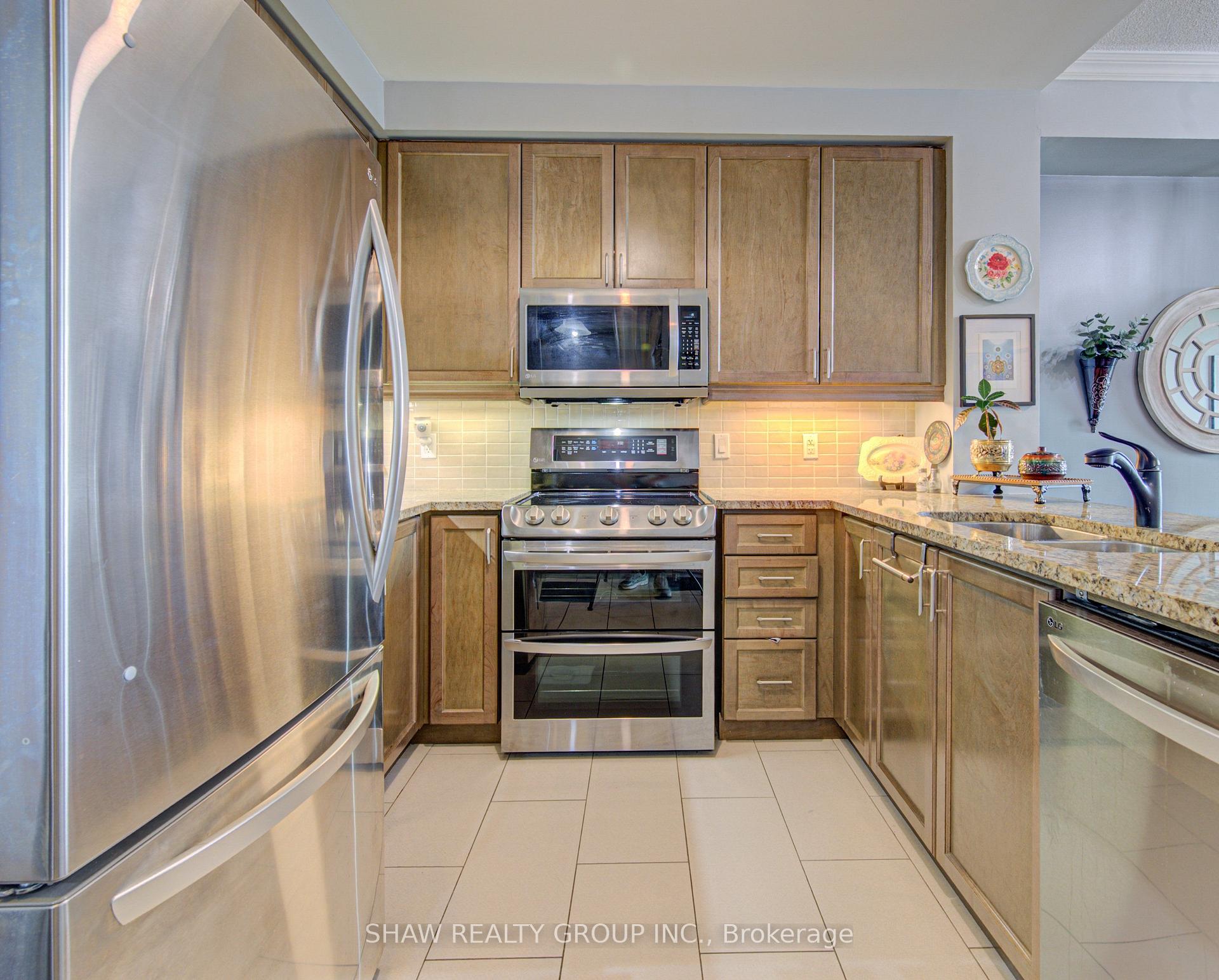 Photo 15 of Unit 1503, 100 John Street, Brampton, Downtown Brampton — HOMEH